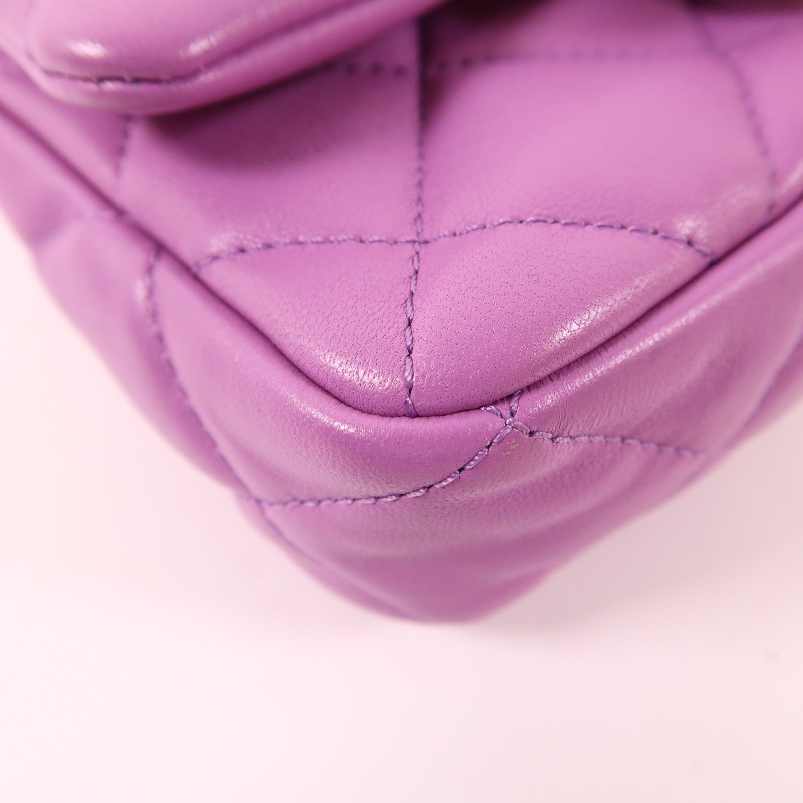 CHANEL 羊皮皮革Mini Flap Bag金扣肩背袋