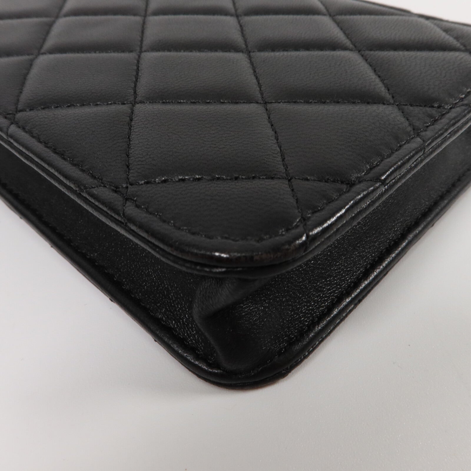 CHANEL 羊皮皮革Phone Holder Bag鏈帶肩背袋