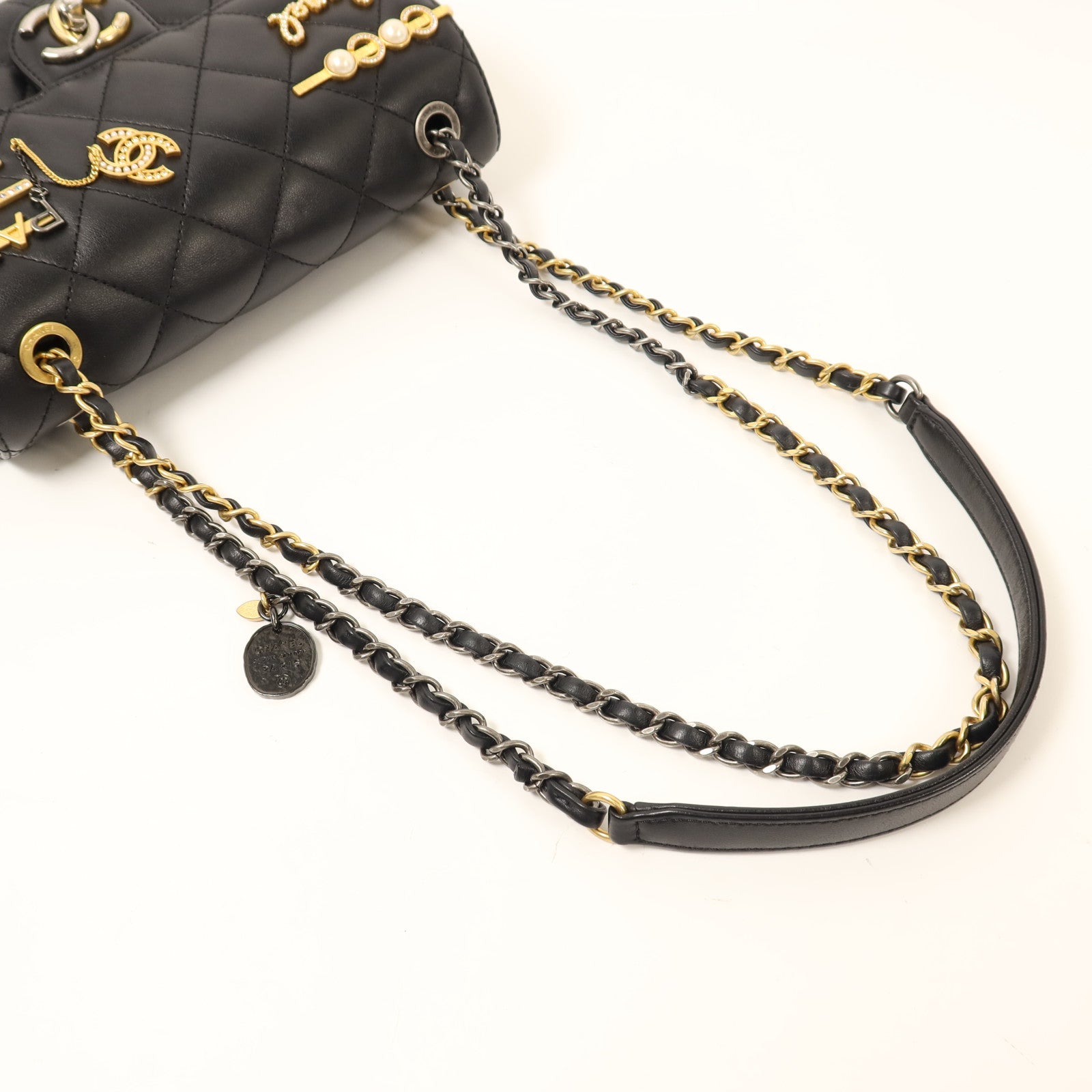 CHANEL 羊皮皮革Pearl Hairpin Badge鏈帶肩背袋