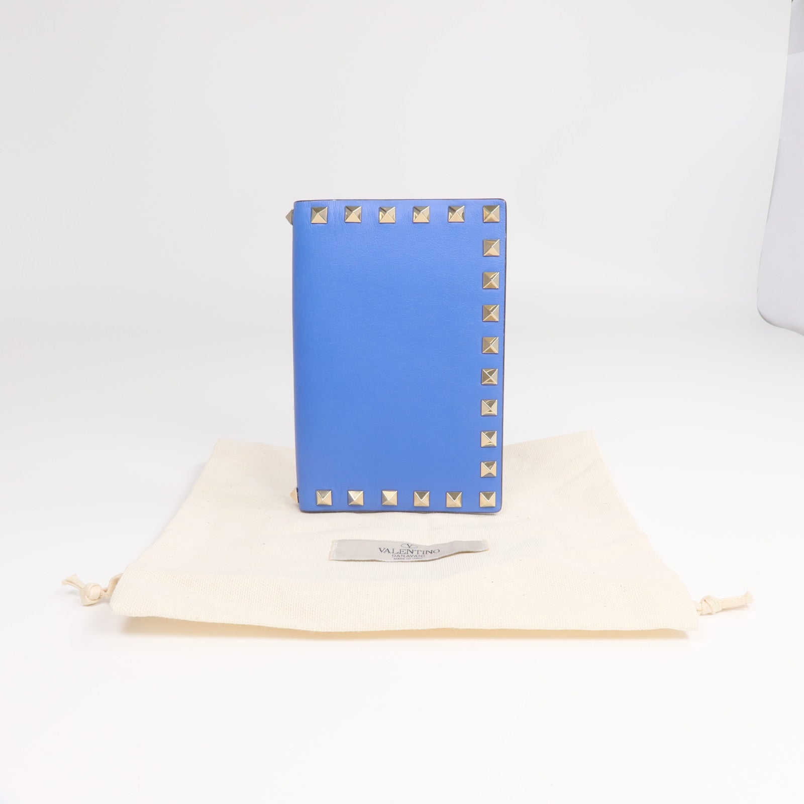 Valentino 牛皮皮革Rockstud Passport Case護照套
