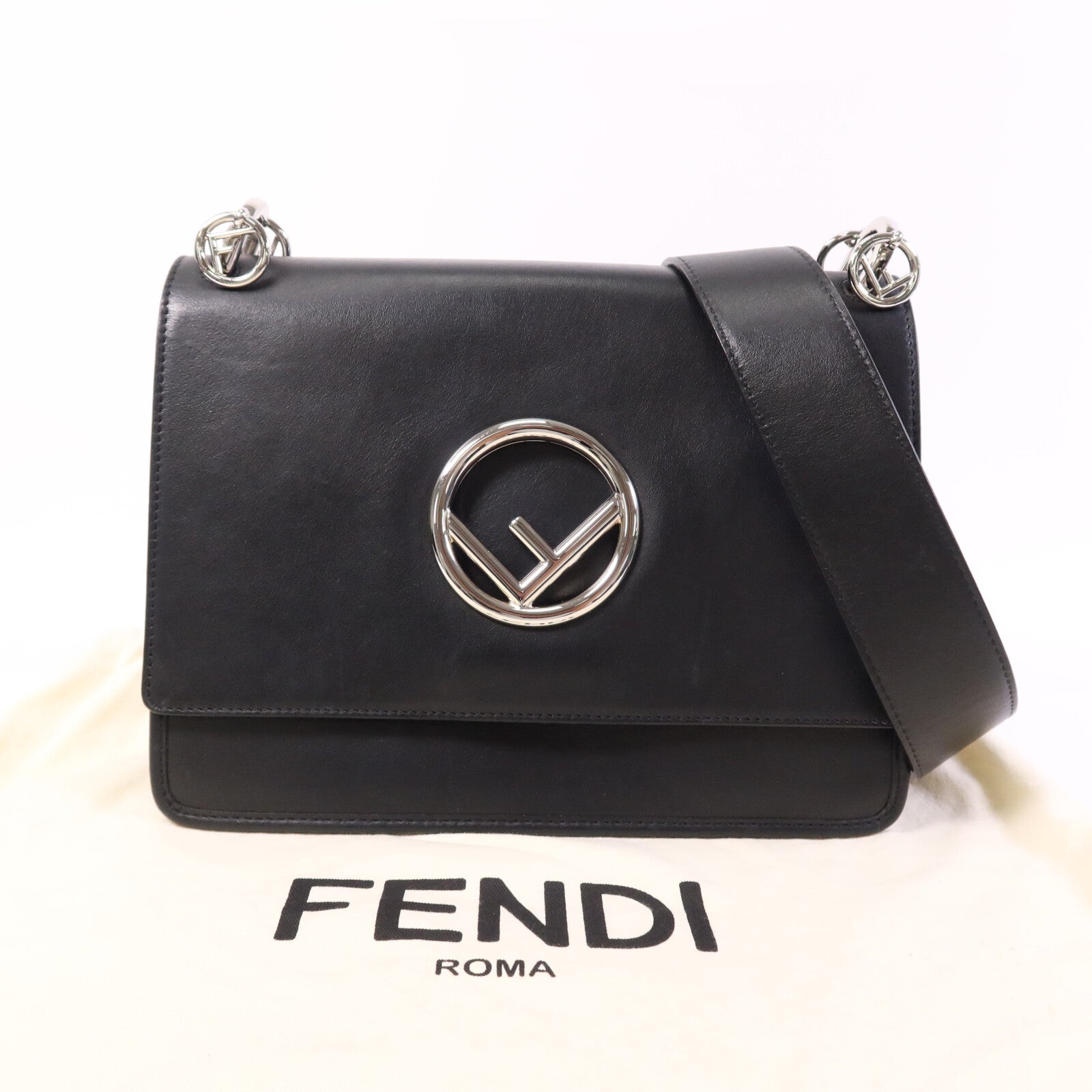FENDI 牛皮皮革Kan I銀扣肩背袋