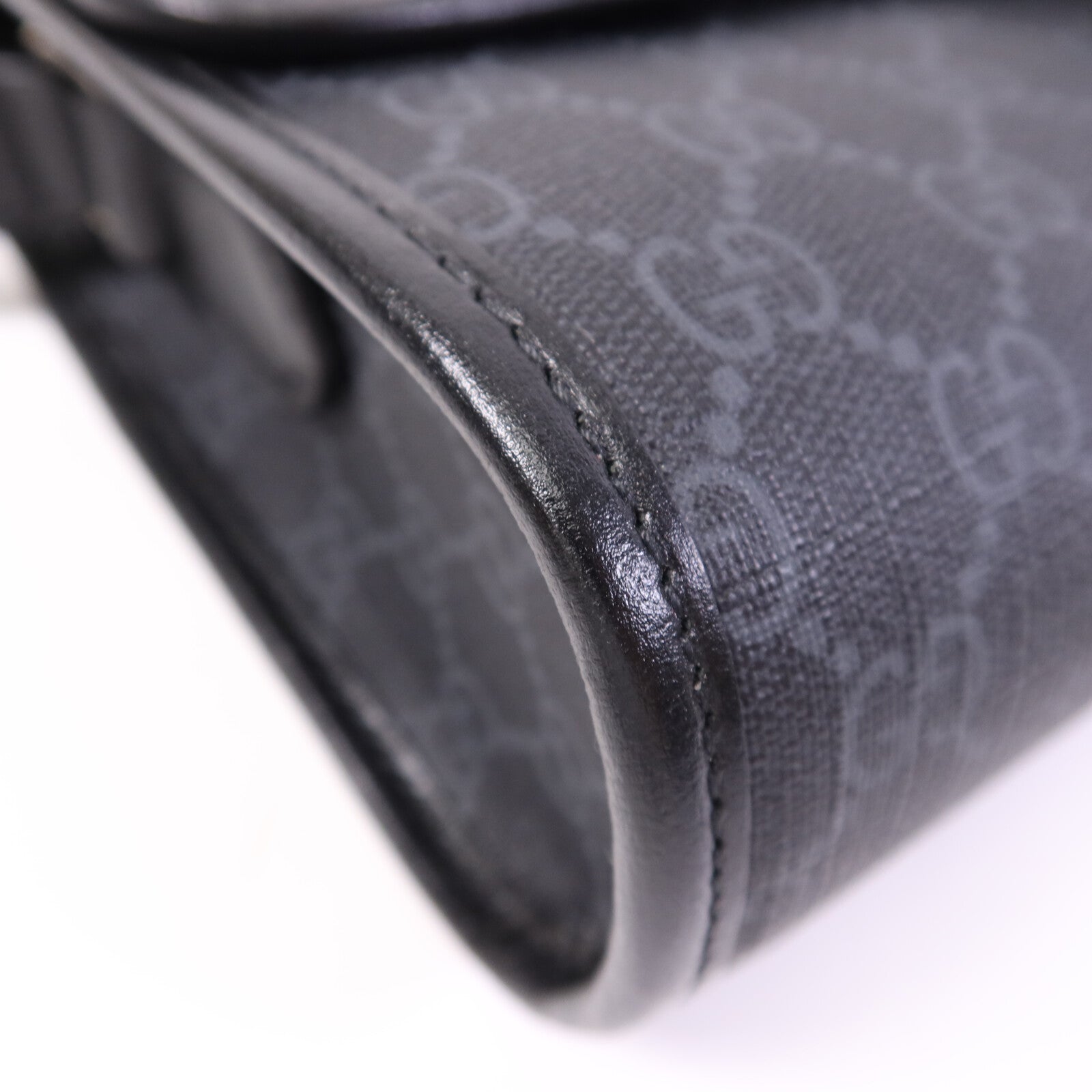 GUCCI 塗層帆布GG Supreme Interlocking銀扣肩背袋