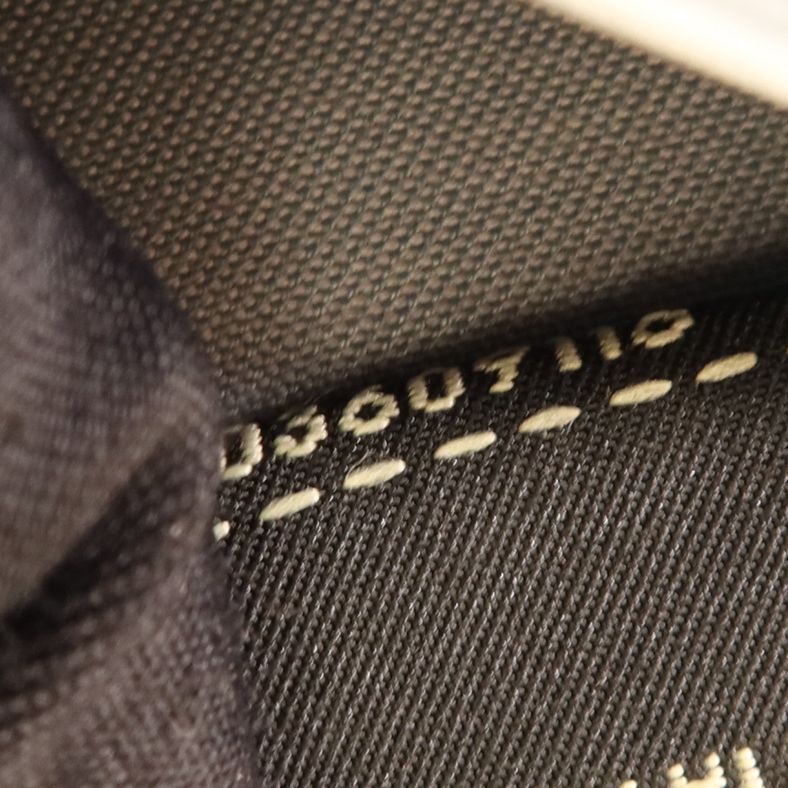 FENDI 牛皮皮革Wallet On Chain銀扣鏈帶肩背袋