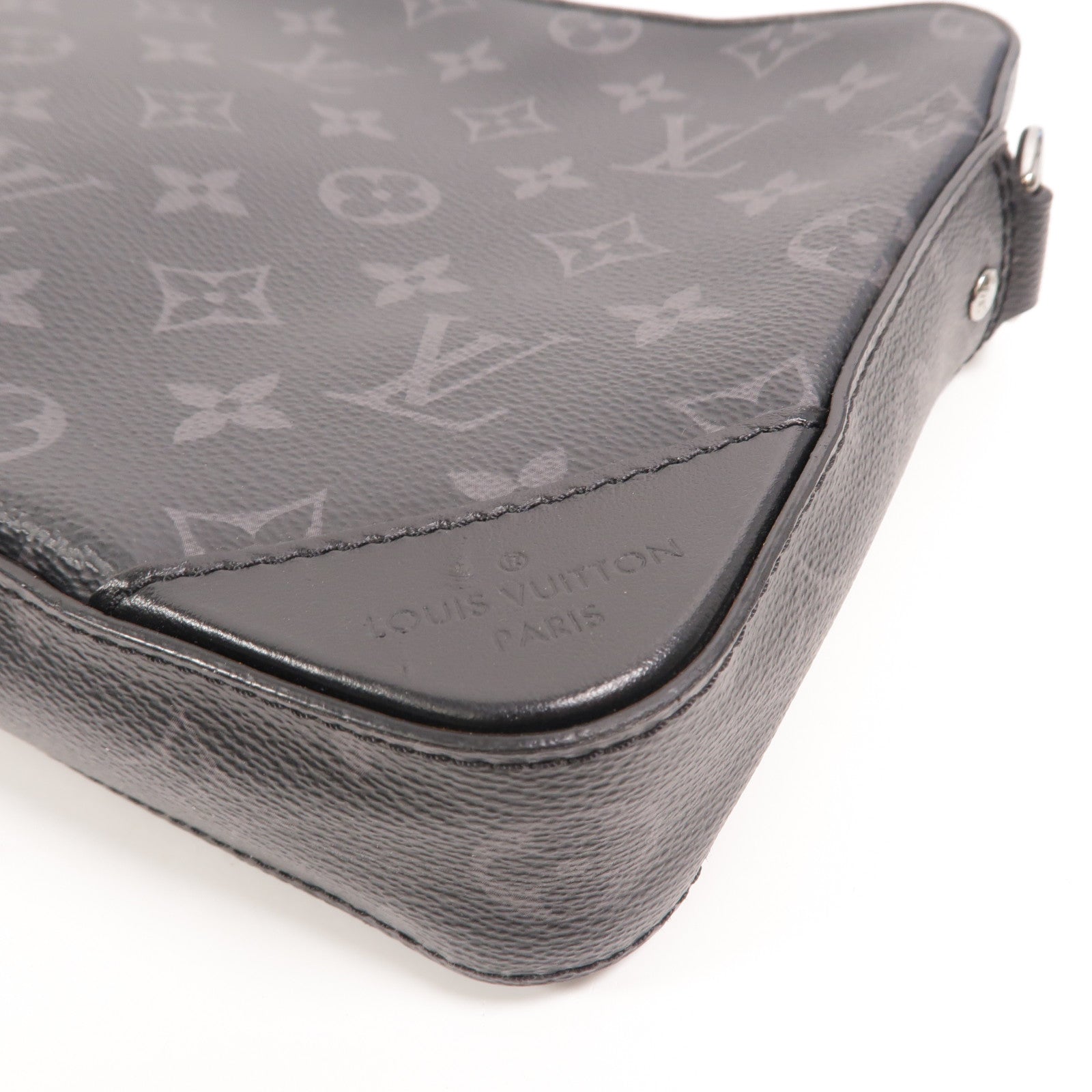 LOUIS VUITTON Monogram Eclipse Reverse Trio Messenger銀扣肩背袋