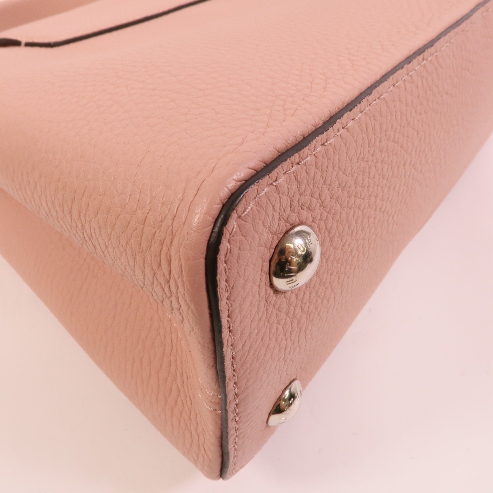 LOUIS VUITTON Taurillon皮革Capueines MM手挽肩背兩用袋