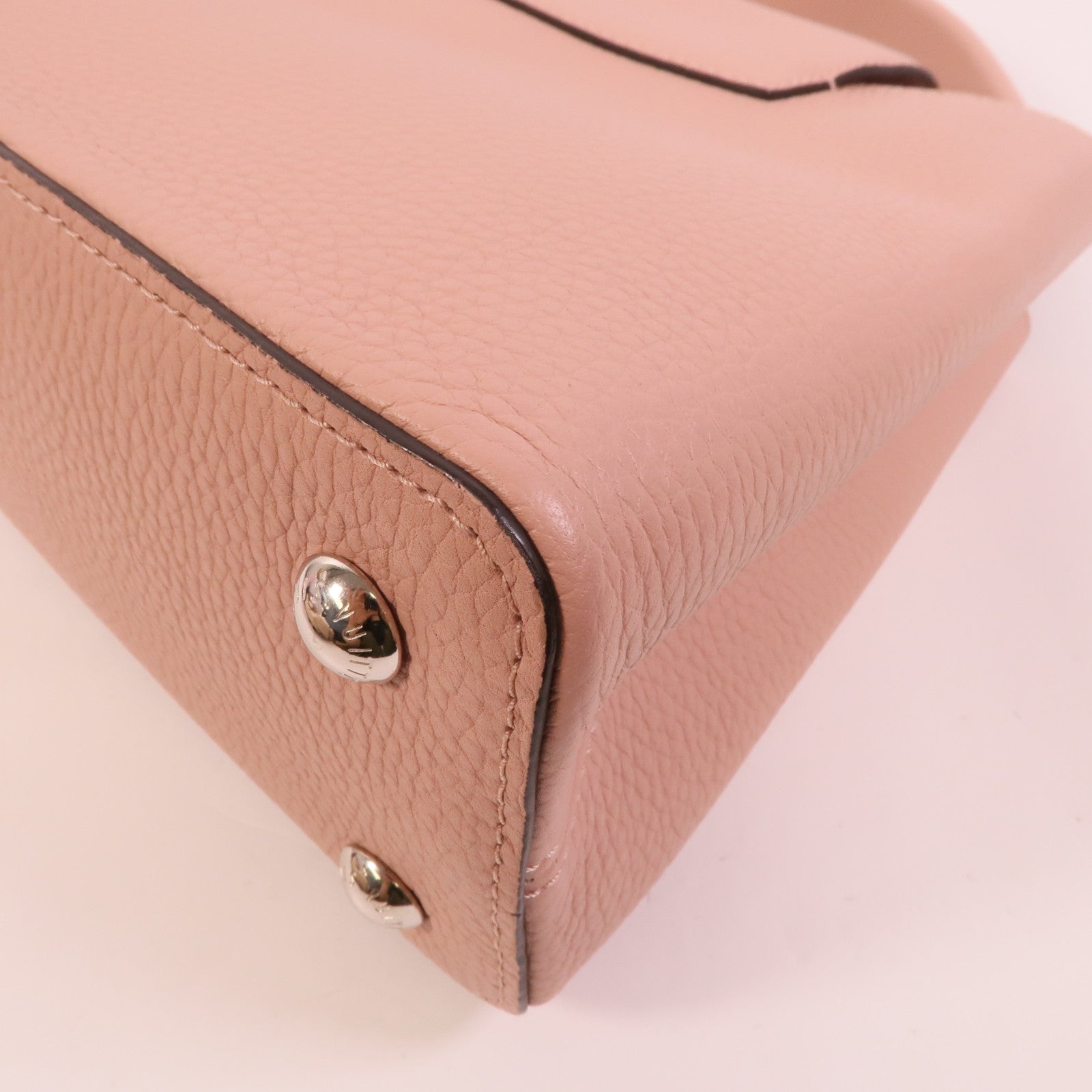 LOUIS VUITTON Taurillon皮革Capueines MM手挽肩背兩用袋