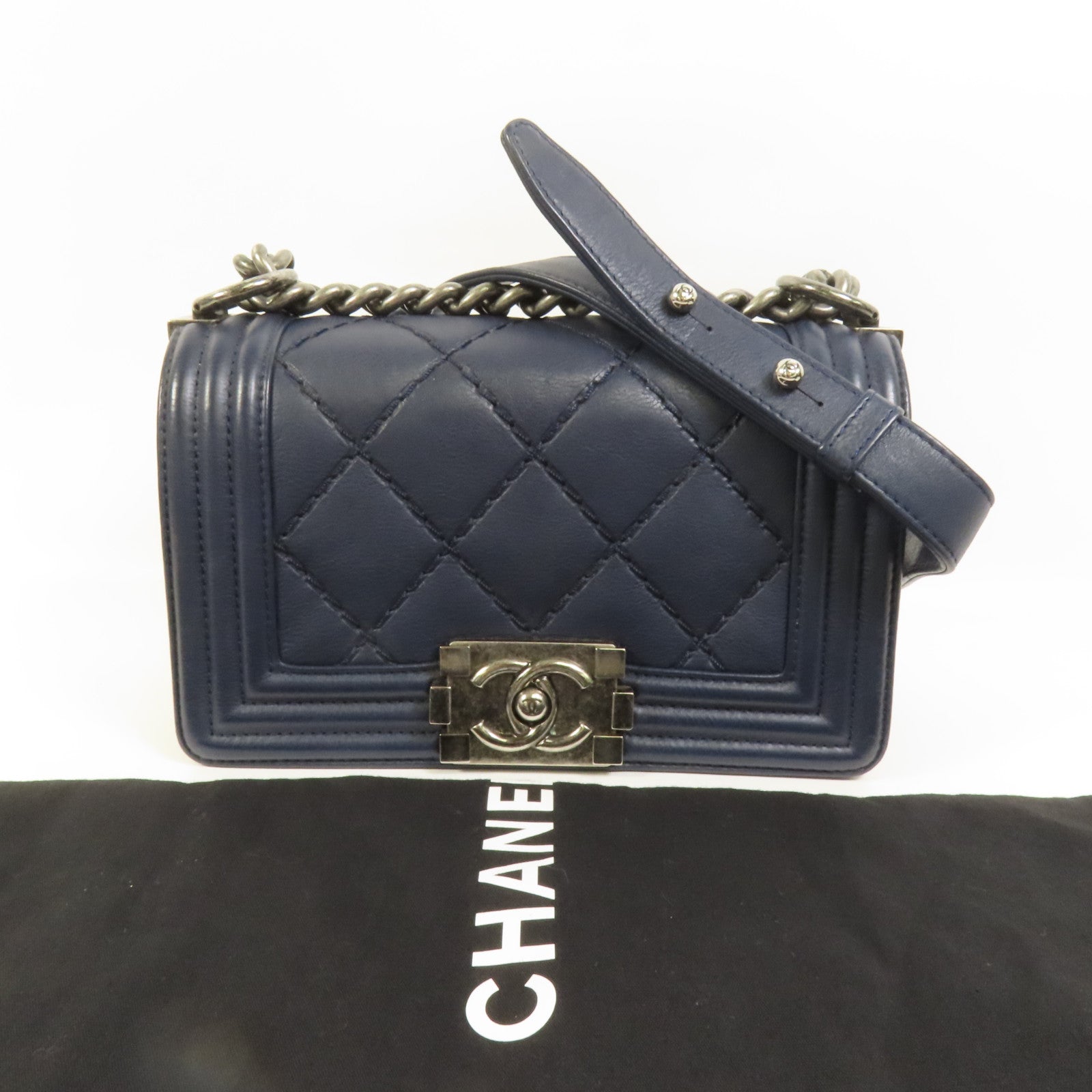 CHANEL 牛皮皮革Boy 20鏈帶肩背袋