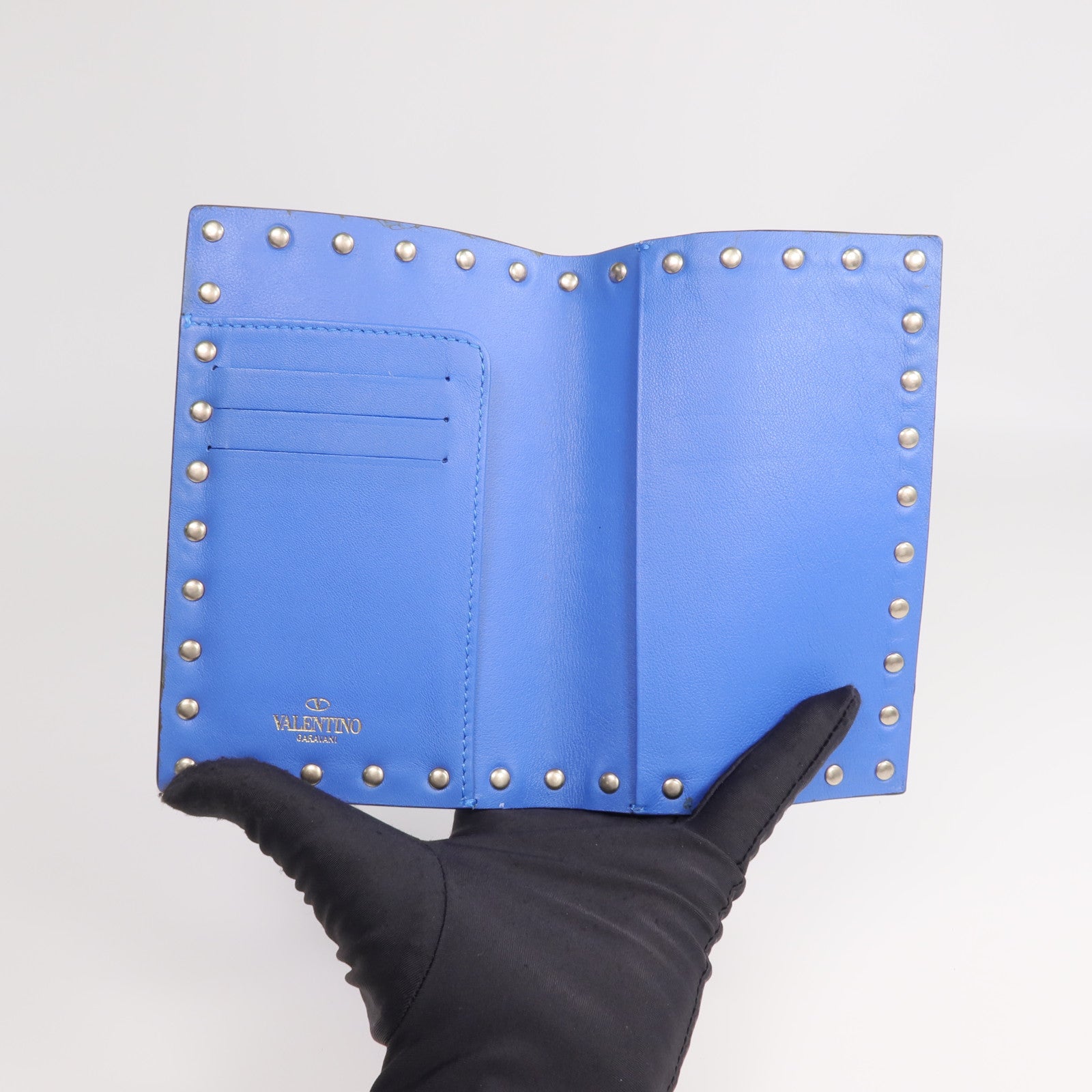Valentino 牛皮皮革Rockstud Passport Case護照套