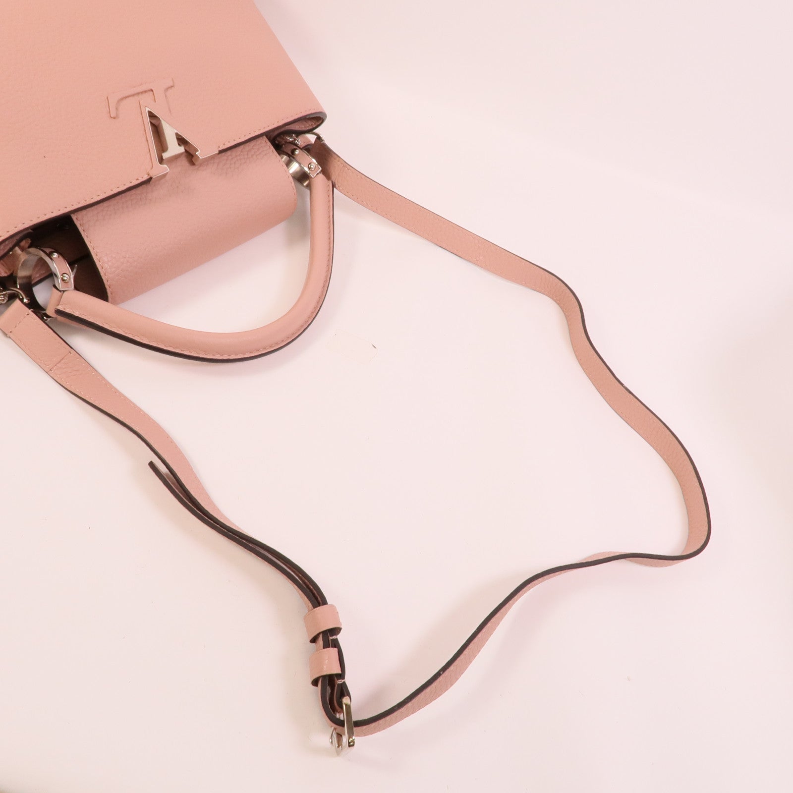 LOUIS VUITTON Taurillon皮革Capueines MM手挽肩背兩用袋