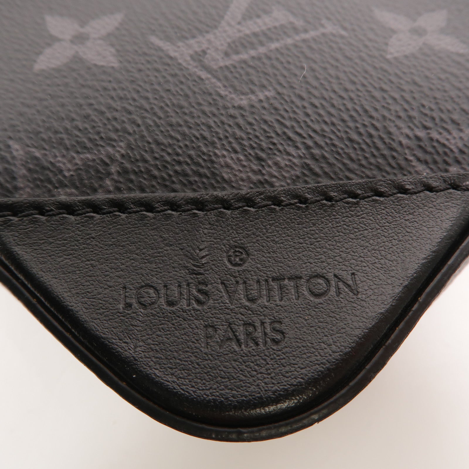 LOUIS VUITTON Monogram Eclipse Reverse Trio Messenger銀扣肩背袋