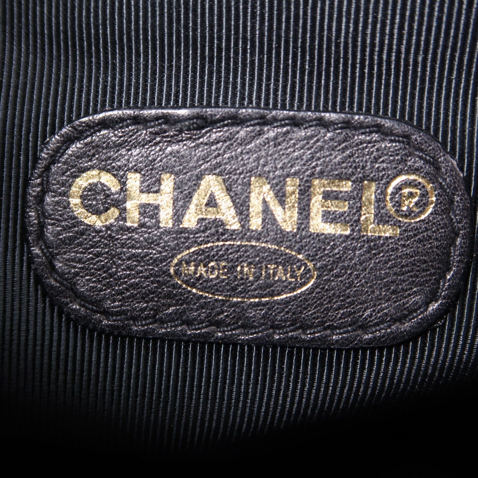 CHANEL Caviar皮革Triple CC Backpack金扣背包黑色