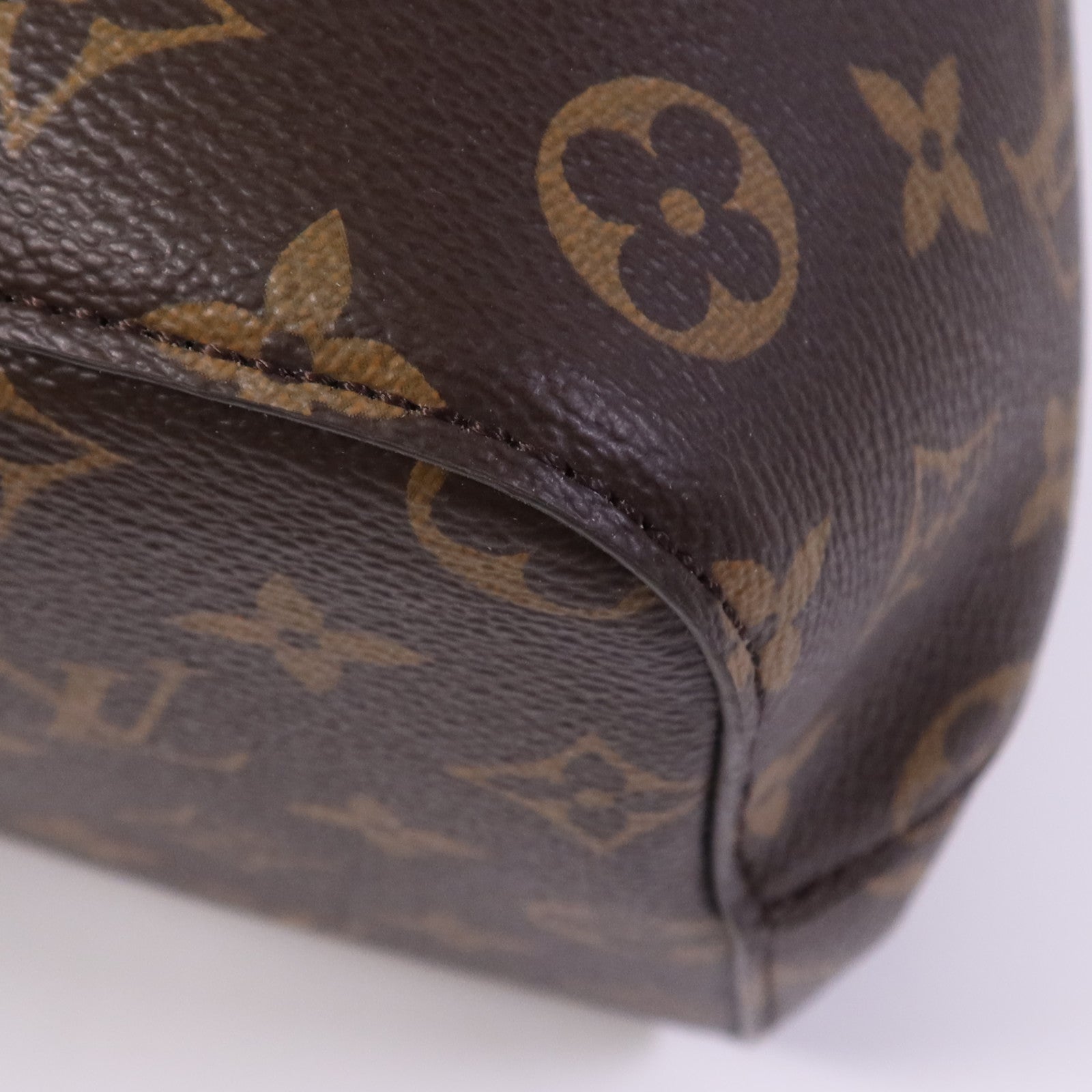 LOUIS VUITTON Monogram Neo Noe金扣肩背袋