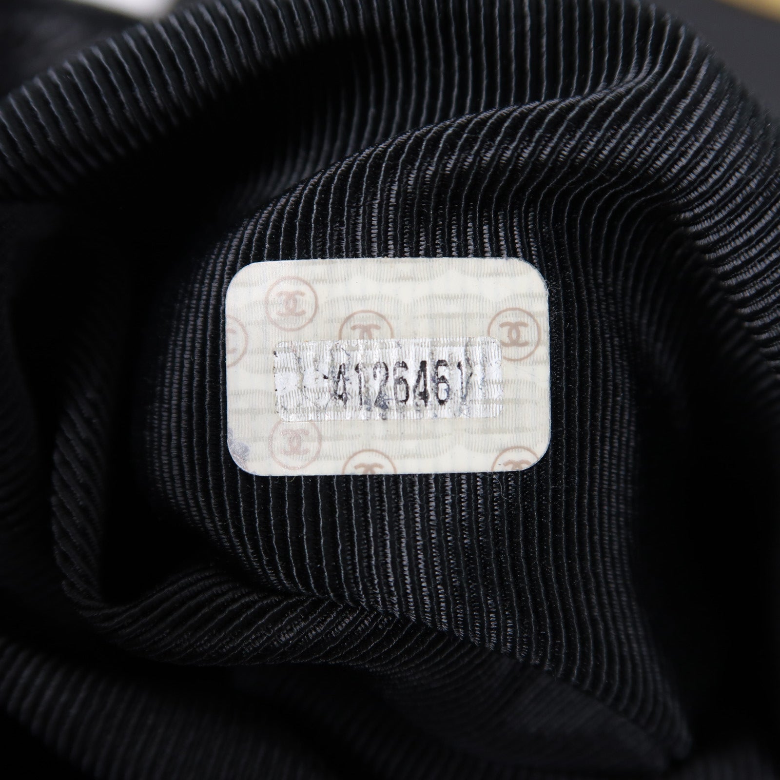CHANEL Caviar皮革Triple CC Backpack金扣背包黑色
