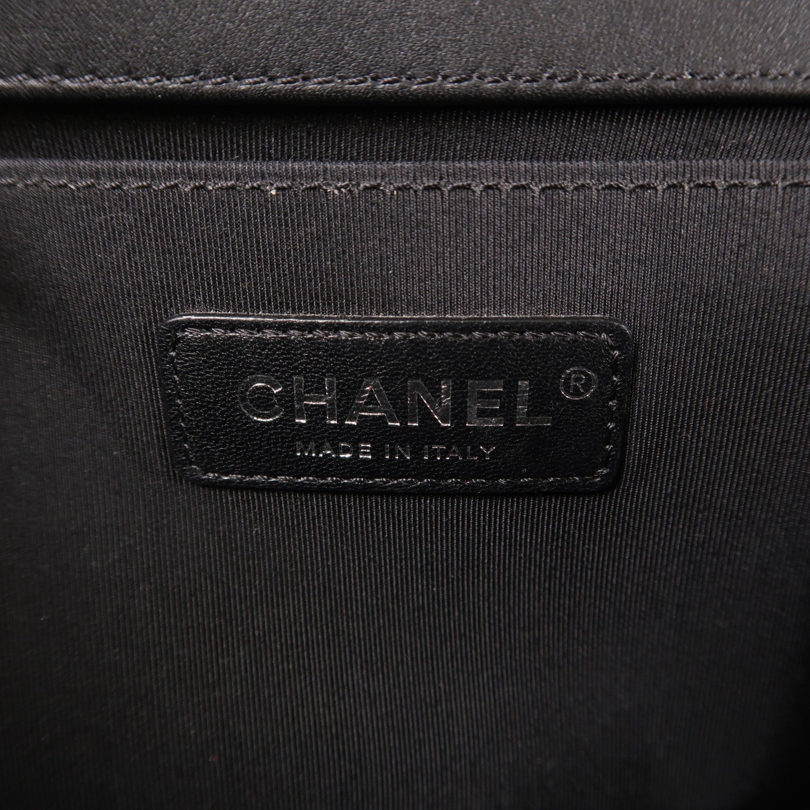 CHANEL 羊皮皮革Boy 25銀扣鏈帶肩背袋