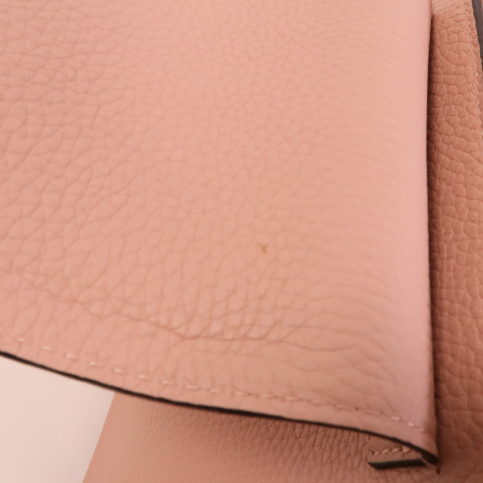LOUIS VUITTON Taurillon皮革Capueines MM手挽肩背兩用袋