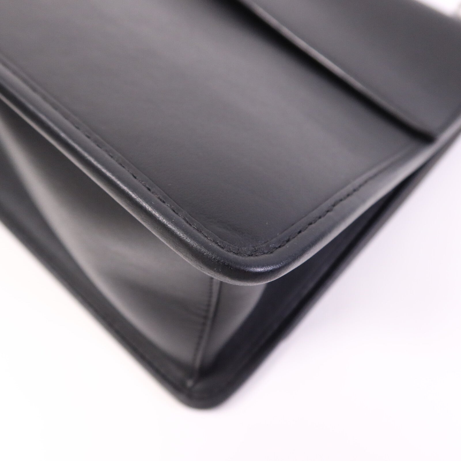 FENDI 牛皮皮革Kan I銀扣肩背袋