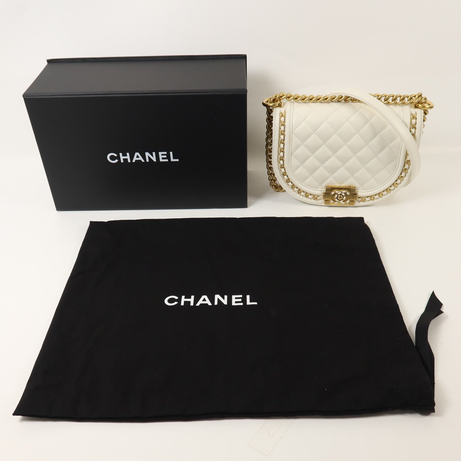 CHANEL 牛皮皮革Le Boy鏈帶肩背袋