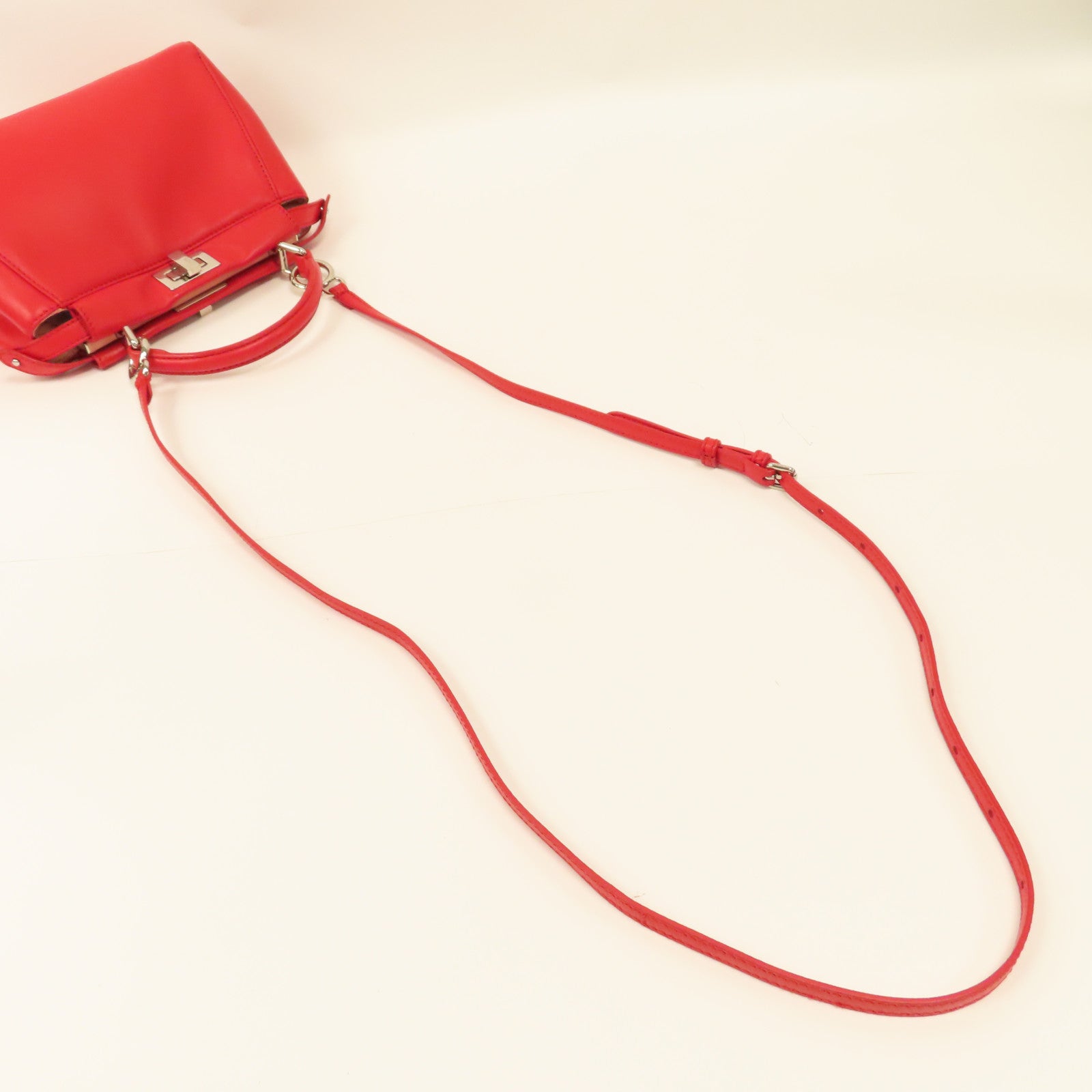FENDI 羊皮皮革Mini Peekaboo銀扣手挽肩背兩用袋紅色