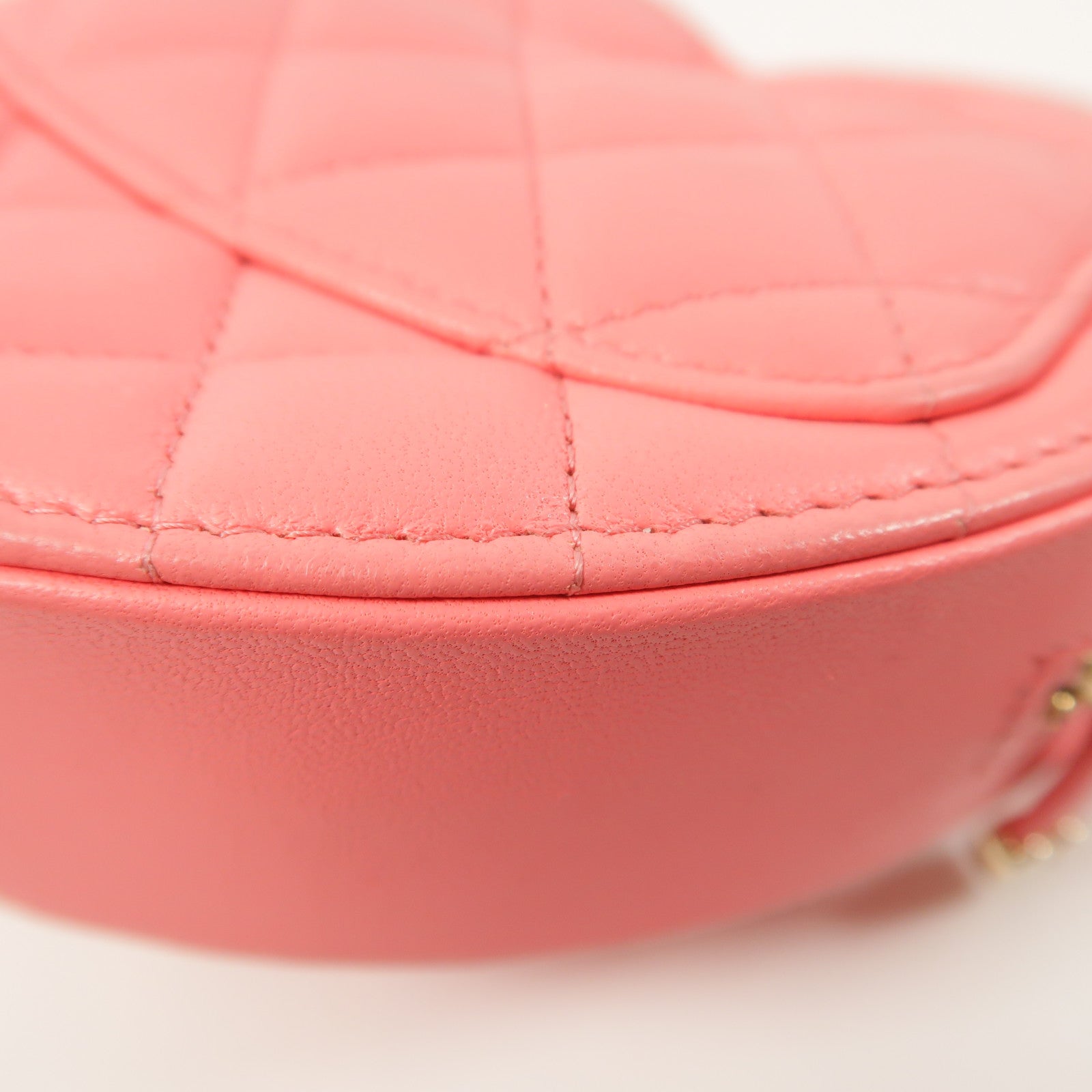 CHANEL 羊皮皮革CC in Love Heart金扣鏈帶肩背袋