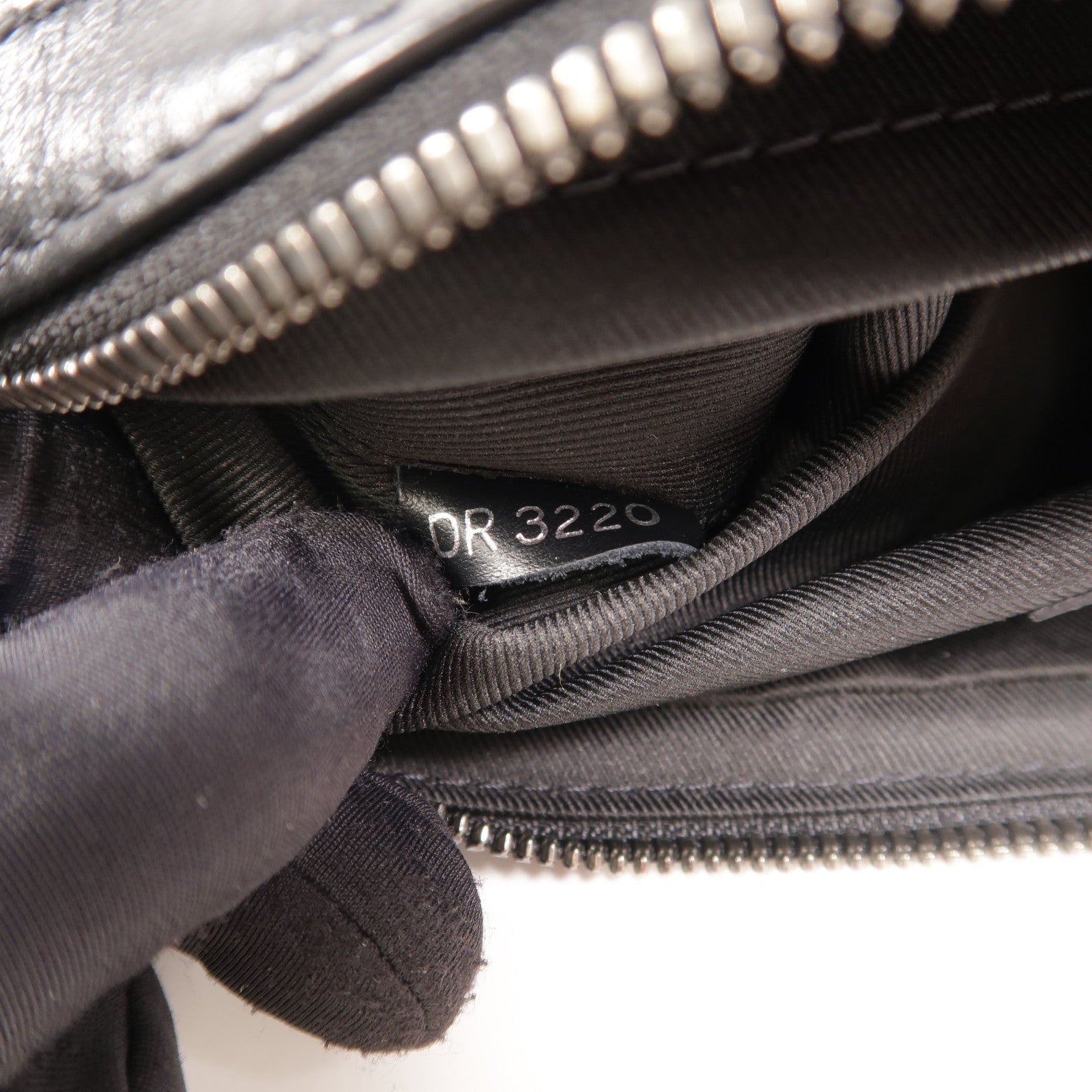 LOUIS VUITTON Monogram Eclipse Reverse Trio Messenger銀扣肩背袋