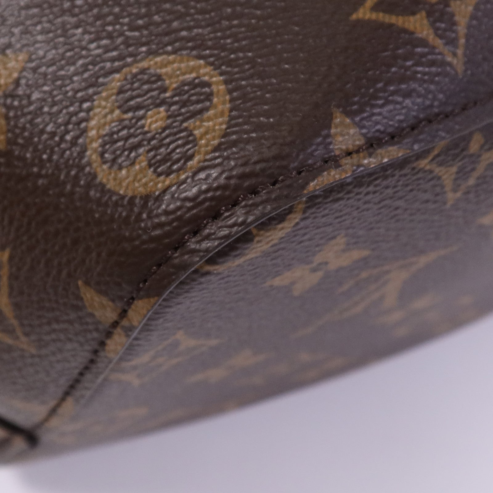 LOUIS VUITTON Monogram Neo Noe金扣肩背袋