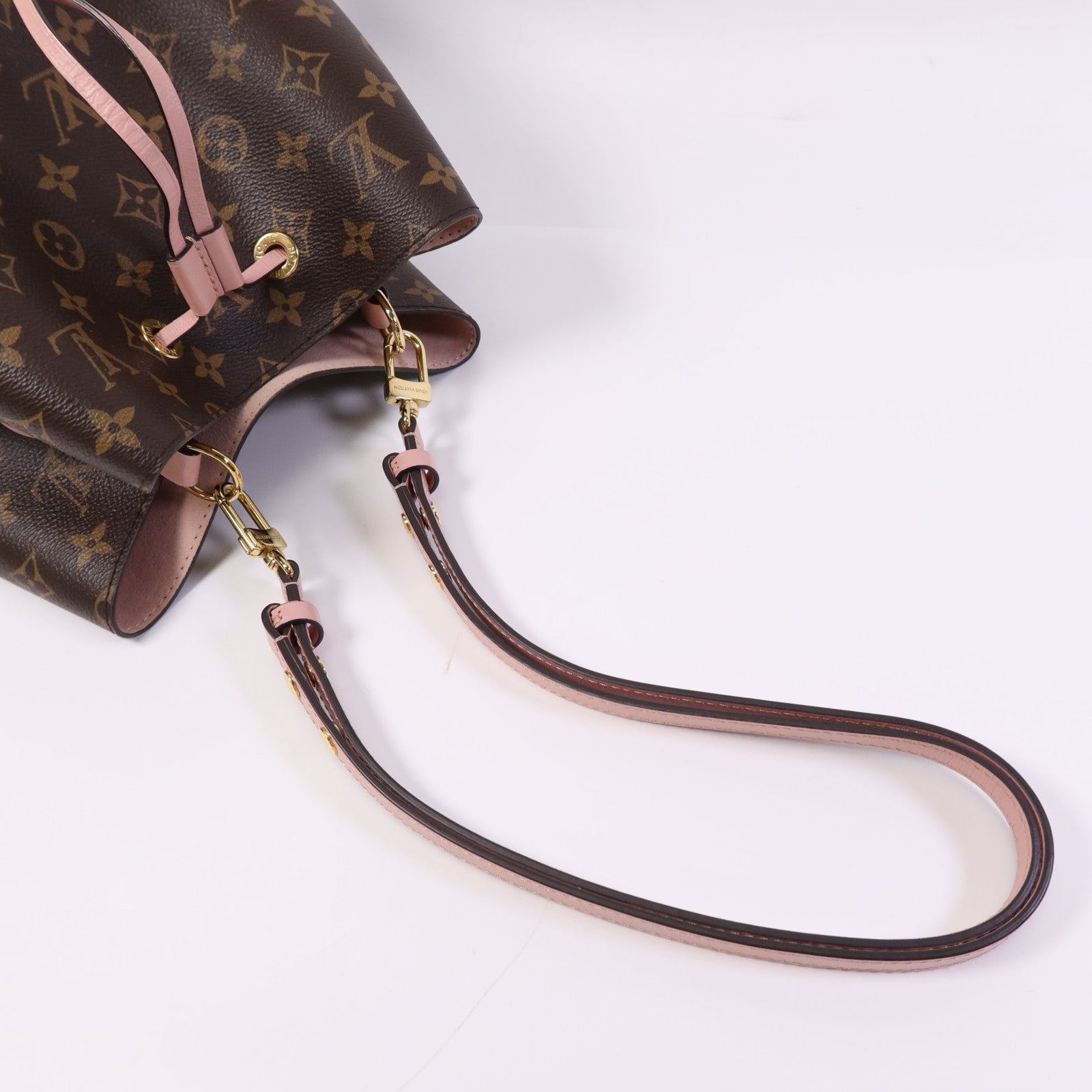 LOUIS VUITTON Monogram Neo Noe金扣肩背袋