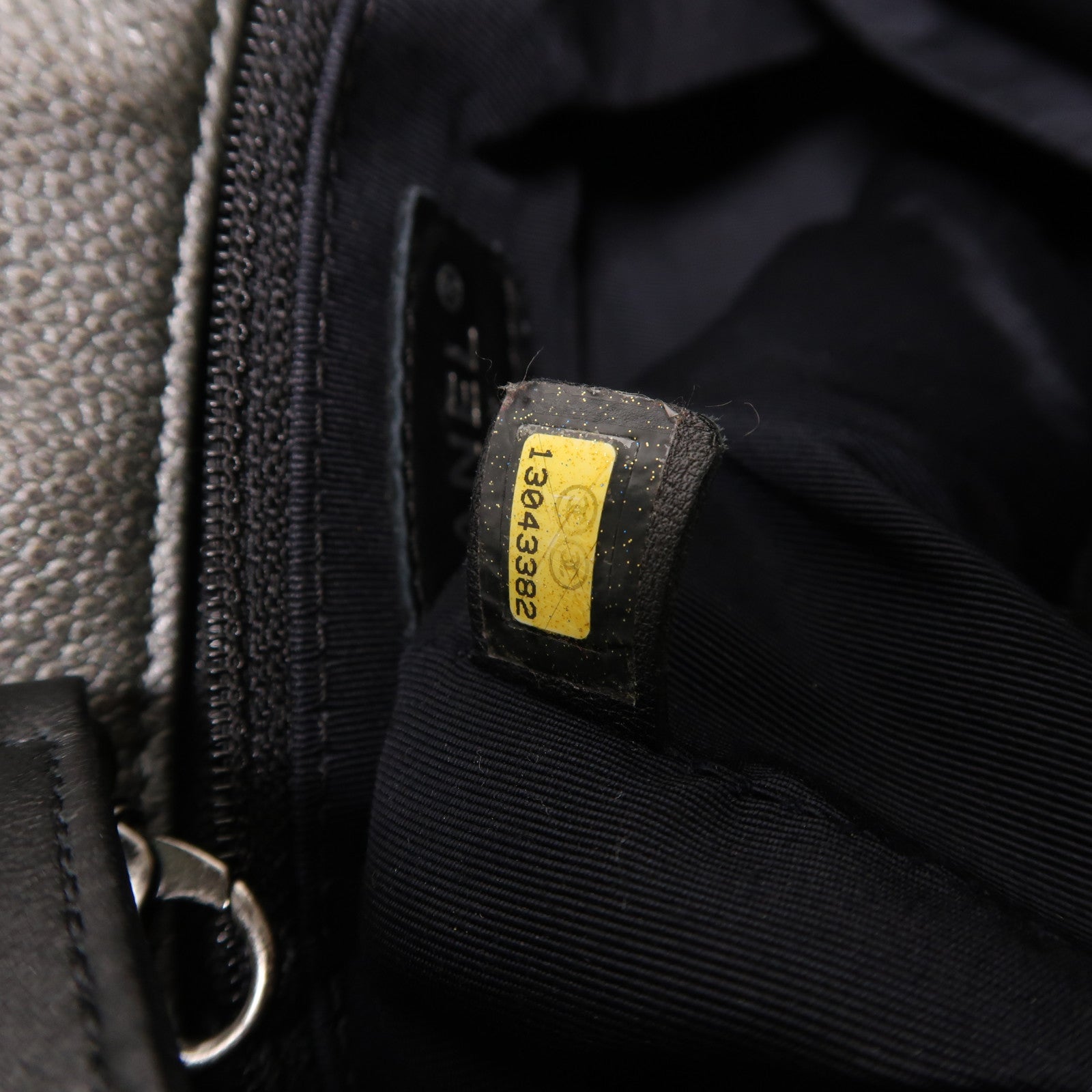 CHANEL 牛皮皮革Hand Bag銀扣手挽袋灰銀色