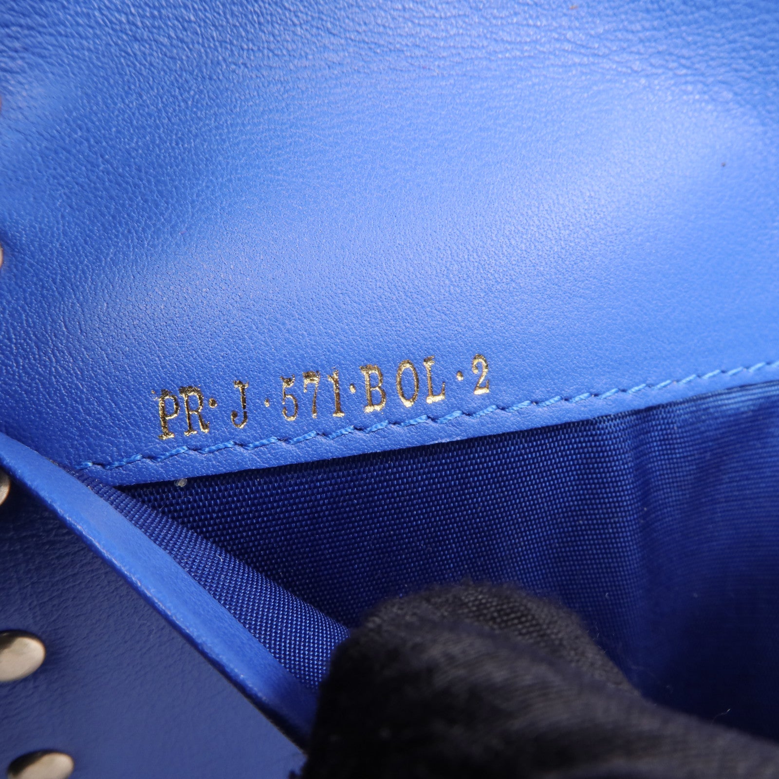 Valentino 牛皮皮革Rockstud Passport Case護照套