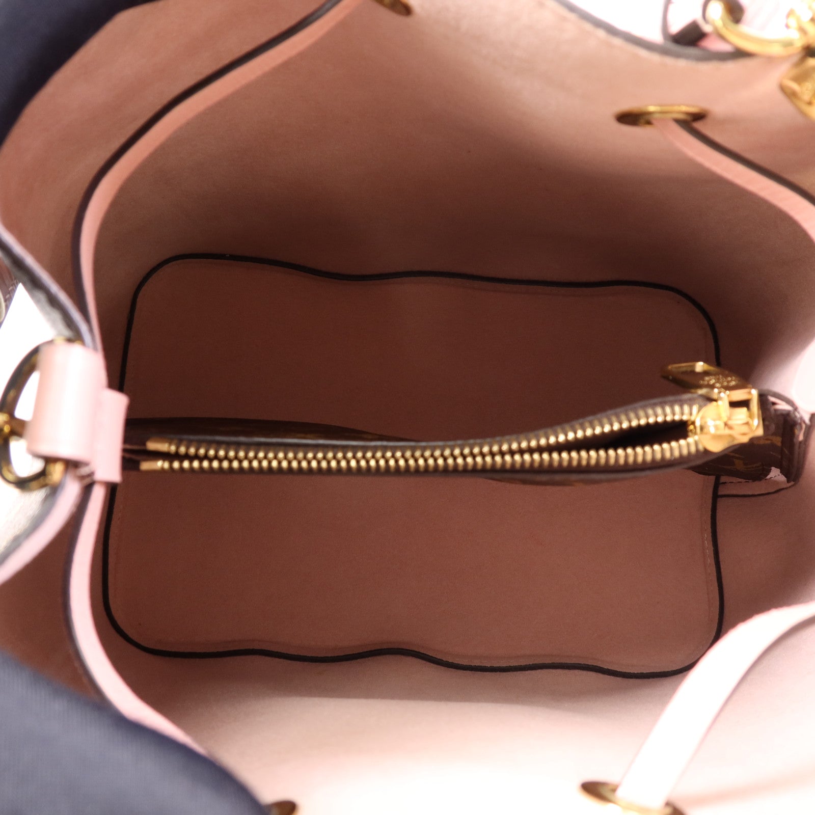 LOUIS VUITTON Monogram Neo Noe金扣肩背袋