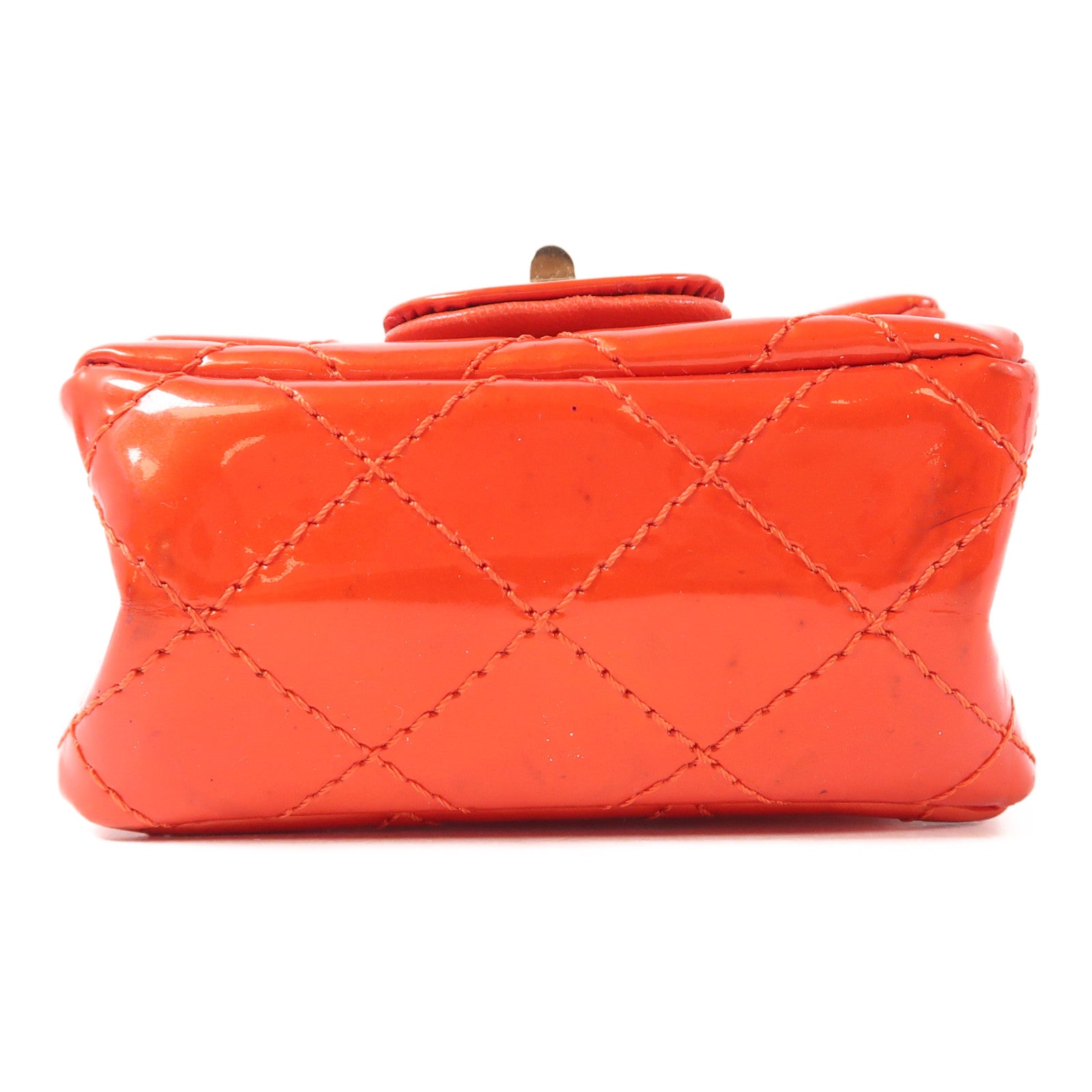 CHANEL【激減優惠】 漆皮皮革2.55 Charm金扣掛飾