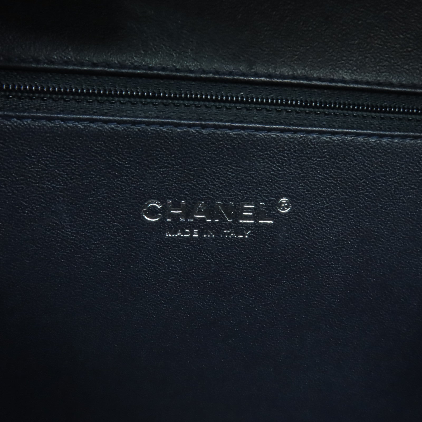 CHANEL 【激減優惠】菱格Caviar皮革Vanity Case銀扣手挽肩背兩用袋深藍色/白色