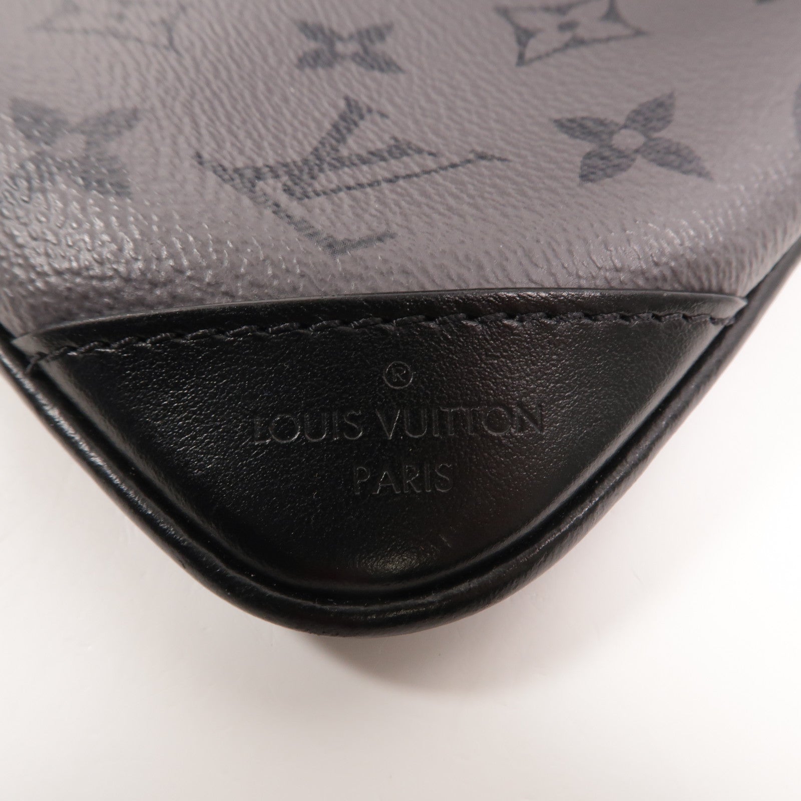 LOUIS VUITTON Monogram Eclipse Reverse Trio Messenger銀扣肩背袋