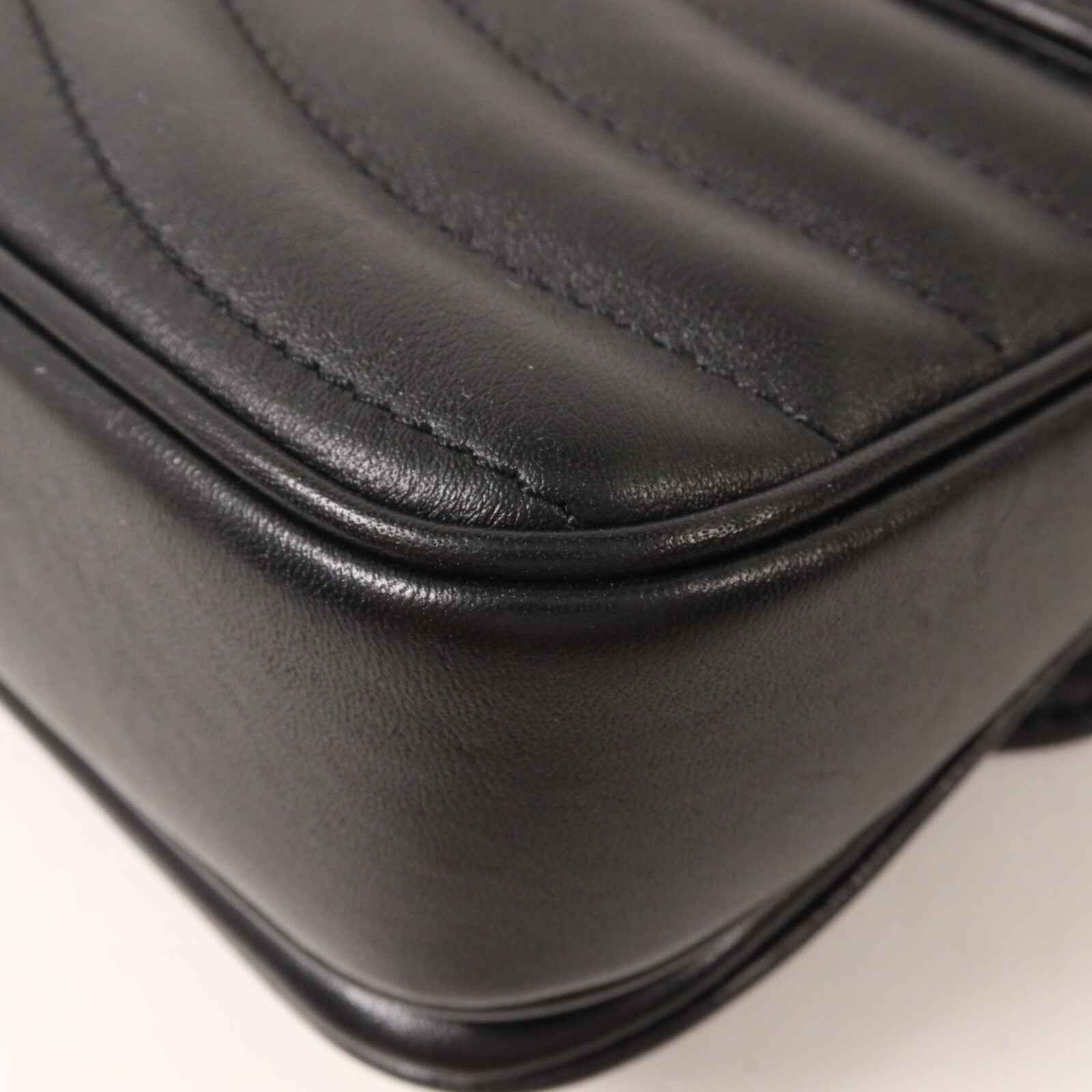 LOUIS VUITTON 牛皮皮革New Wave Chain Bag PM鏈帶肩背袋