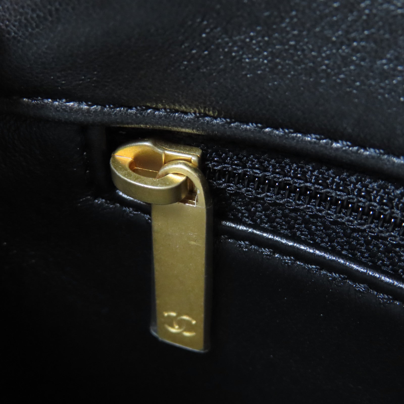 CHANEL 菱格羊皮皮革Chain Shoulder Bag金扣鏈帶肩背袋黑色