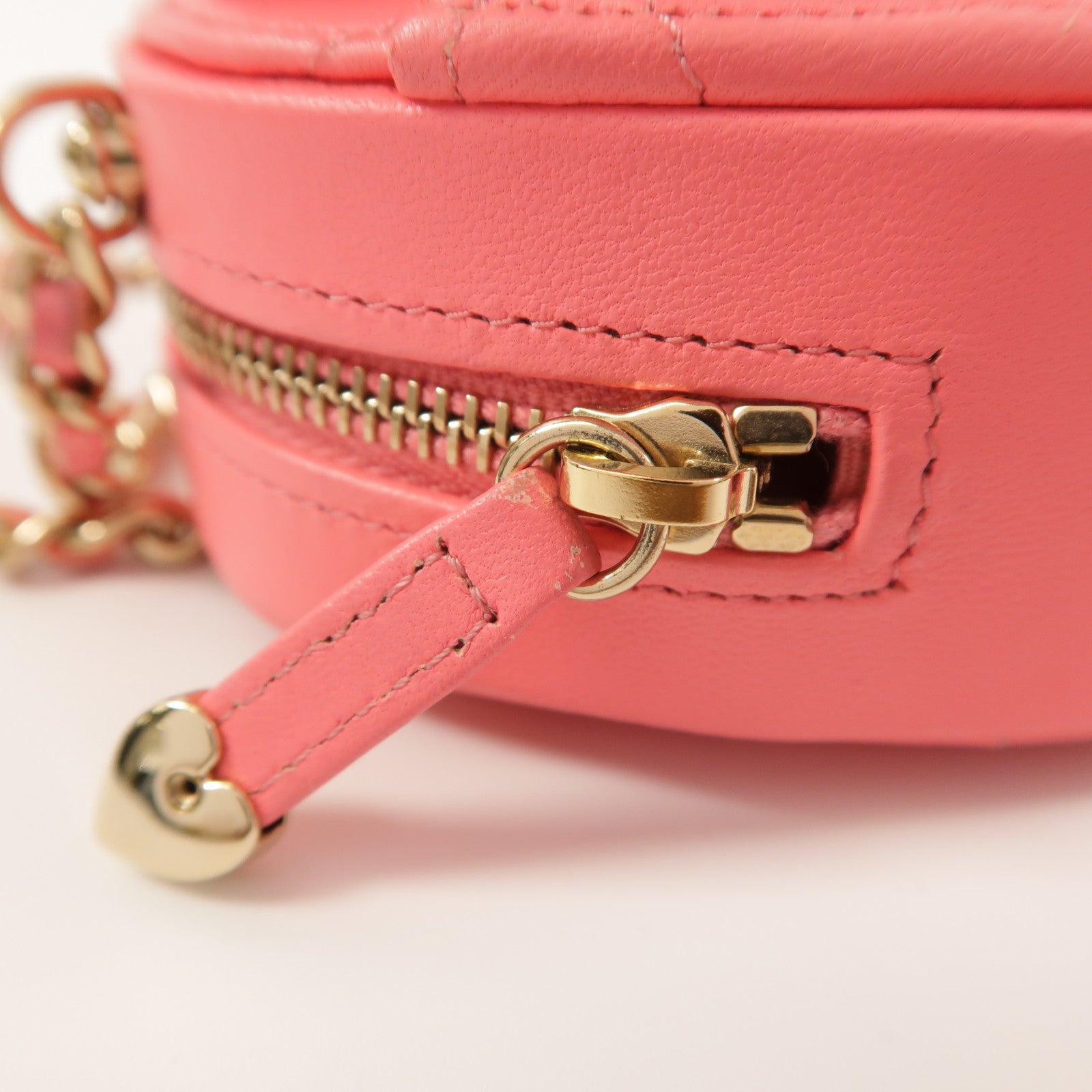 CHANEL 羊皮皮革CC in Love Heart金扣鏈帶肩背袋