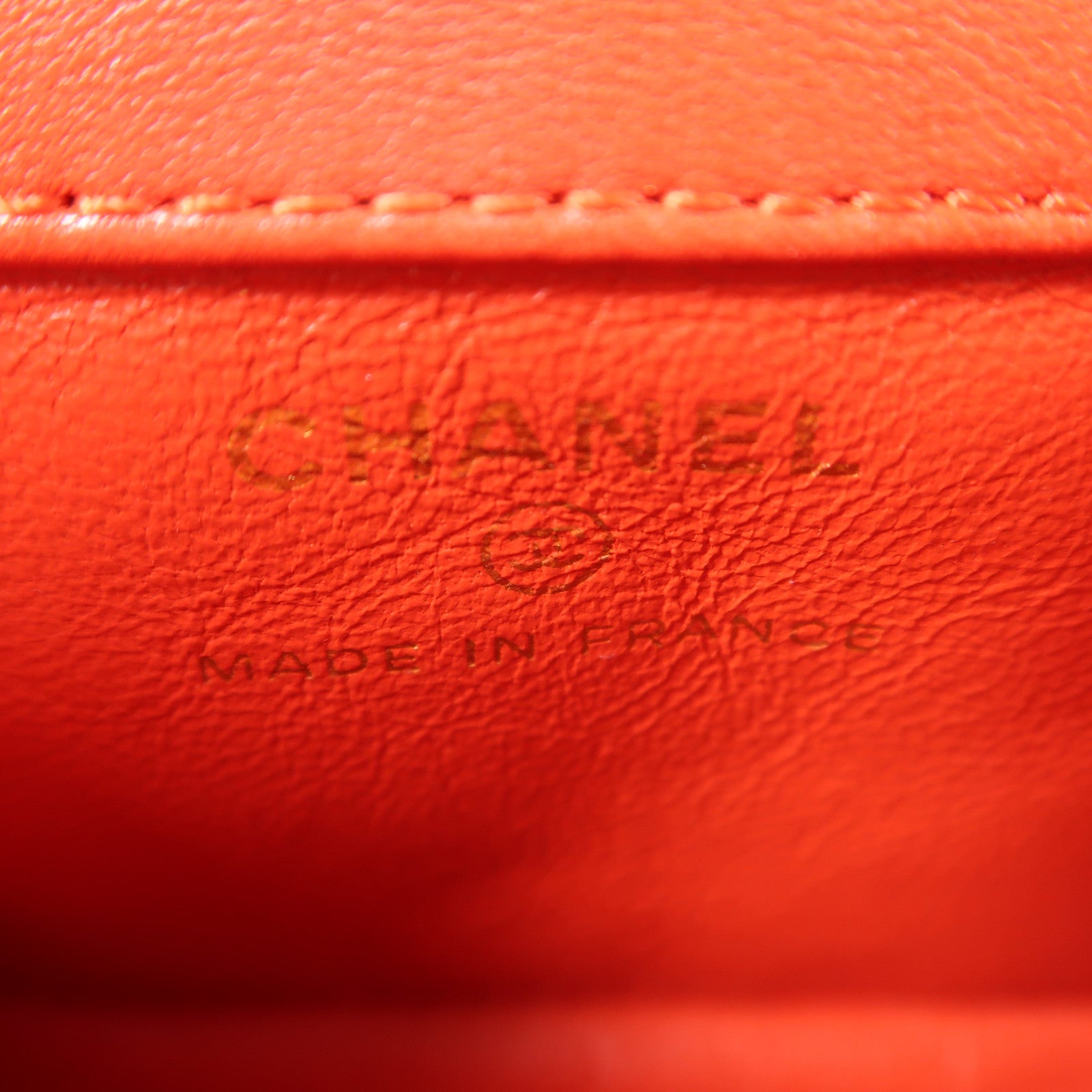 CHANEL【激減優惠】 漆皮皮革2.55 Charm金扣掛飾