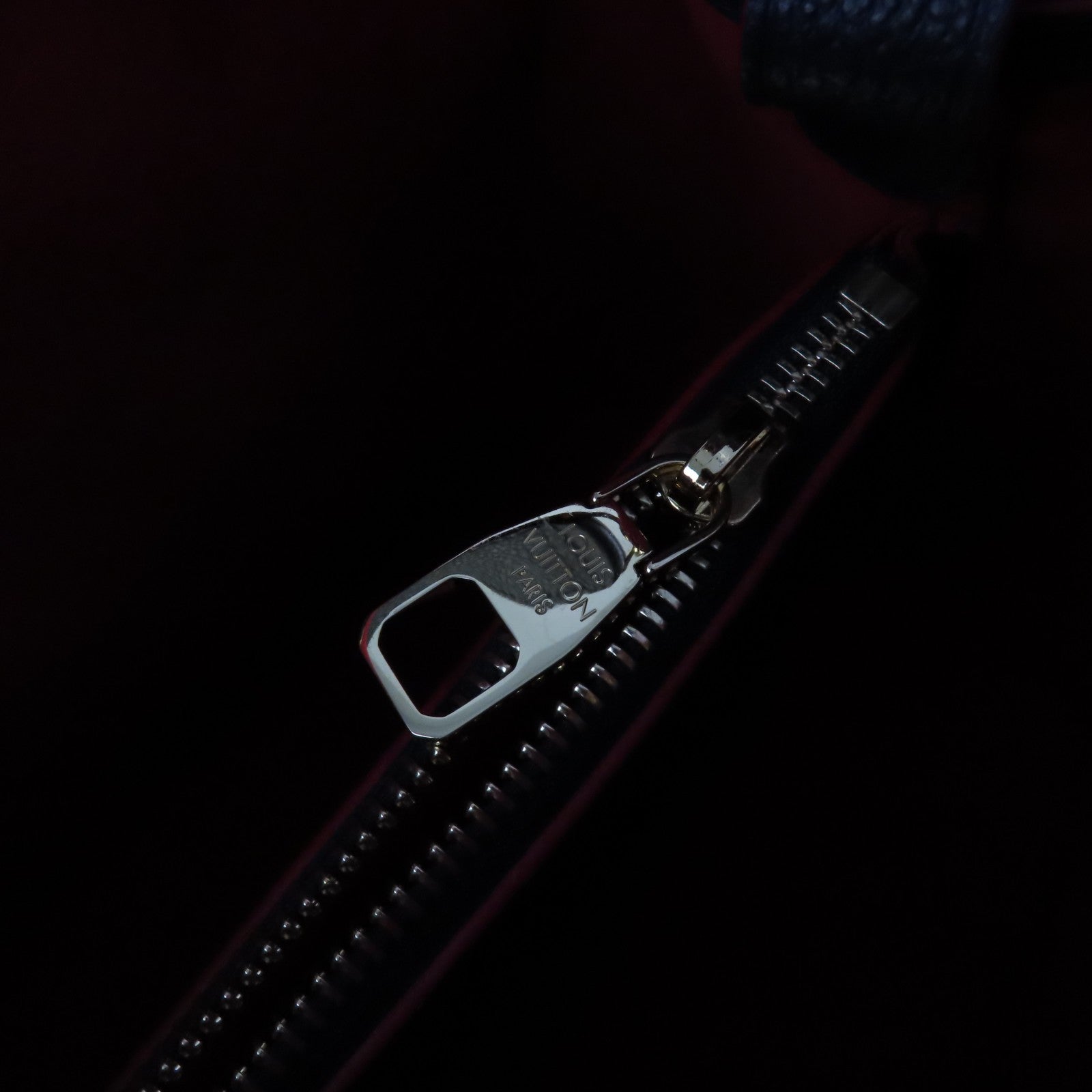LOUIS VUITTON Monogram Empreinte Neo Noe MM金扣手挽肩背兩用袋