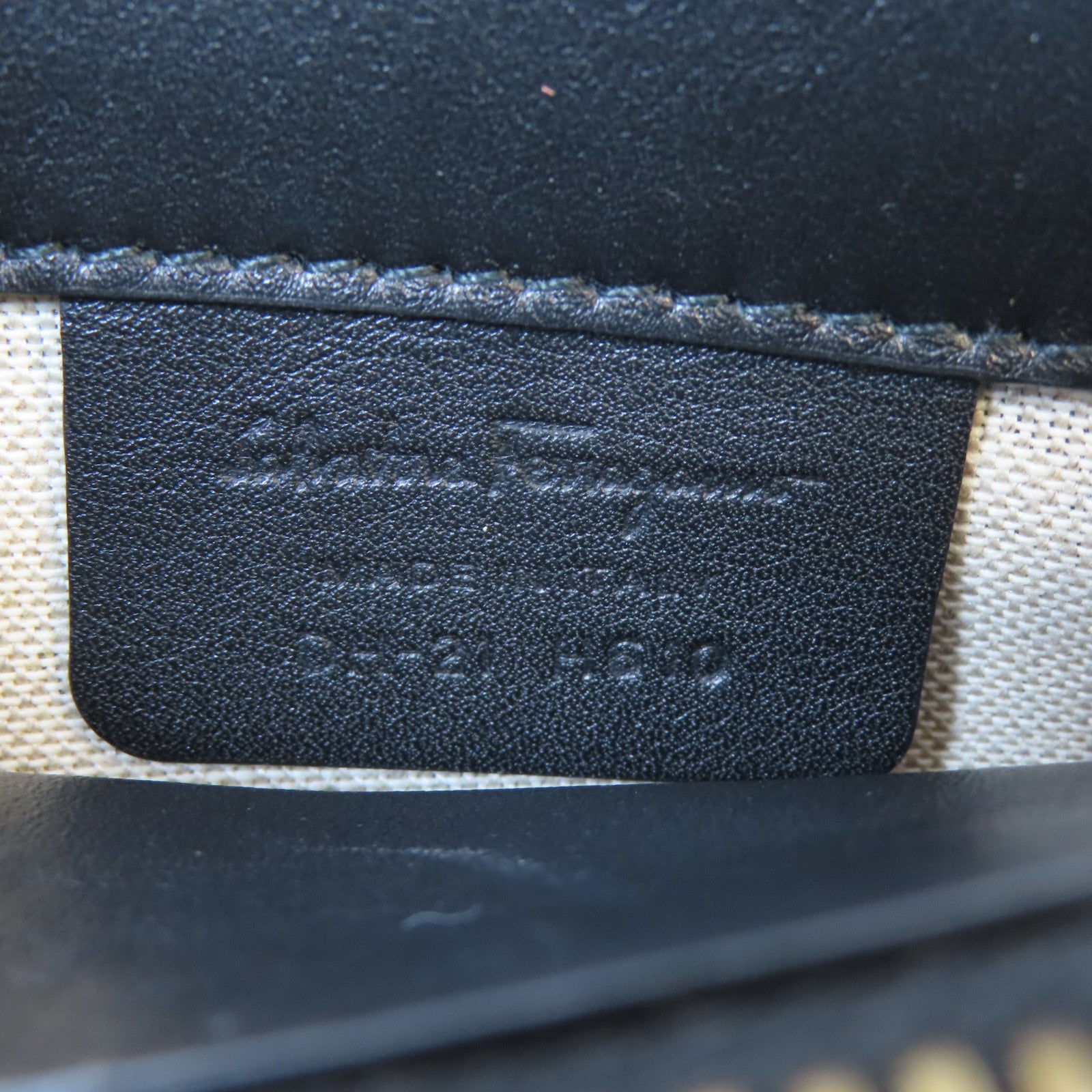 Salvatore Ferragamo 帆布/牛皮皮革Studio Bag金扣手挽肩背兩用袋黑色/米白色