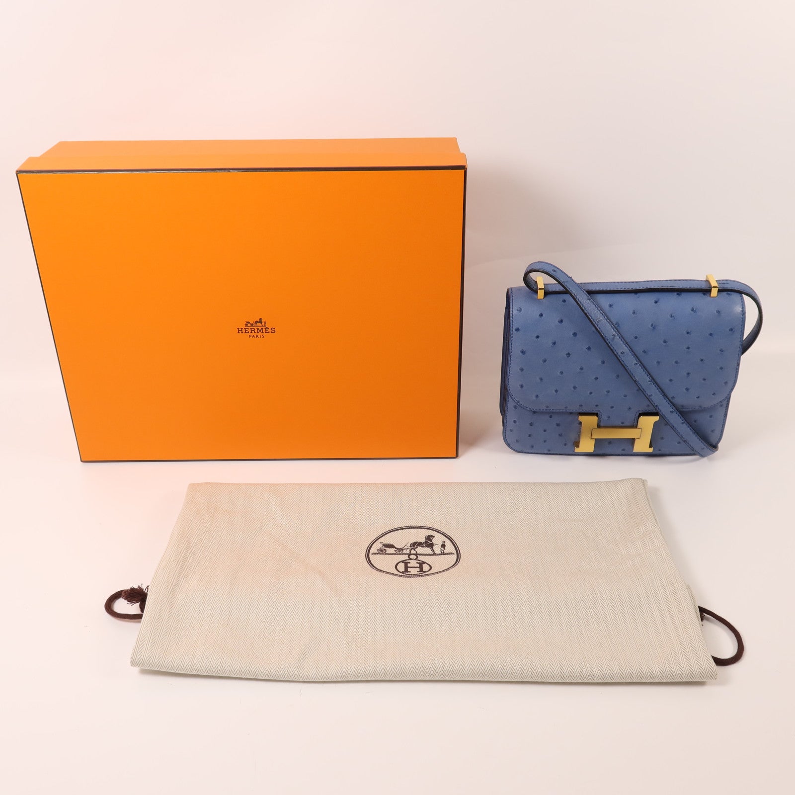 HERMES 鴕鳥皮革Constance Mini金扣肩背袋Cobalt