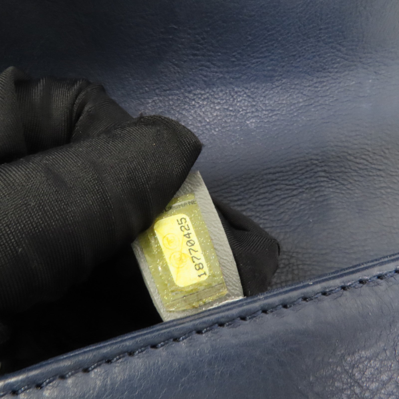 CHANEL 牛皮皮革Boy 20鏈帶肩背袋