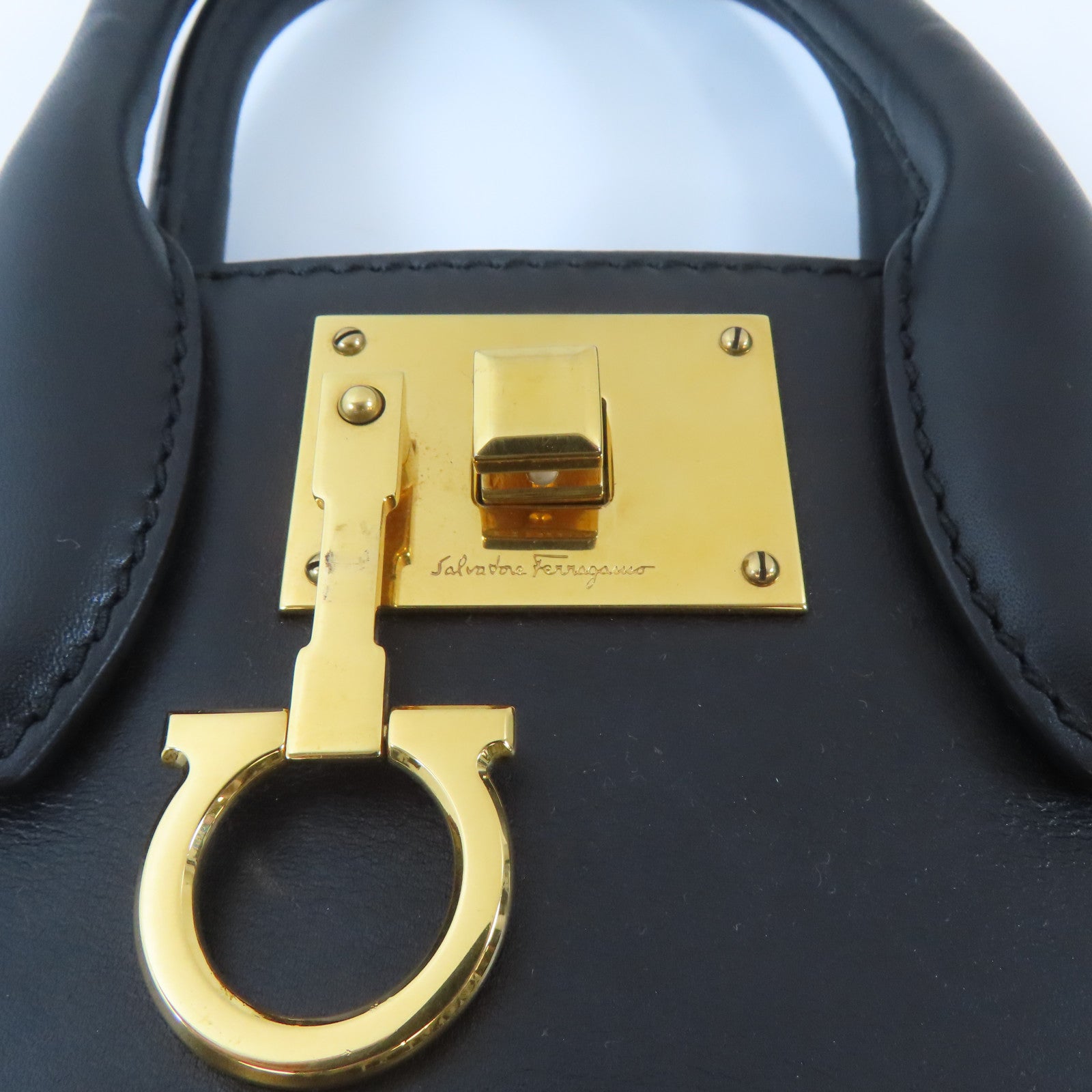 Salvatore Ferragamo 帆布/牛皮皮革Studio Bag金扣手挽肩背兩用袋黑色/米白色
