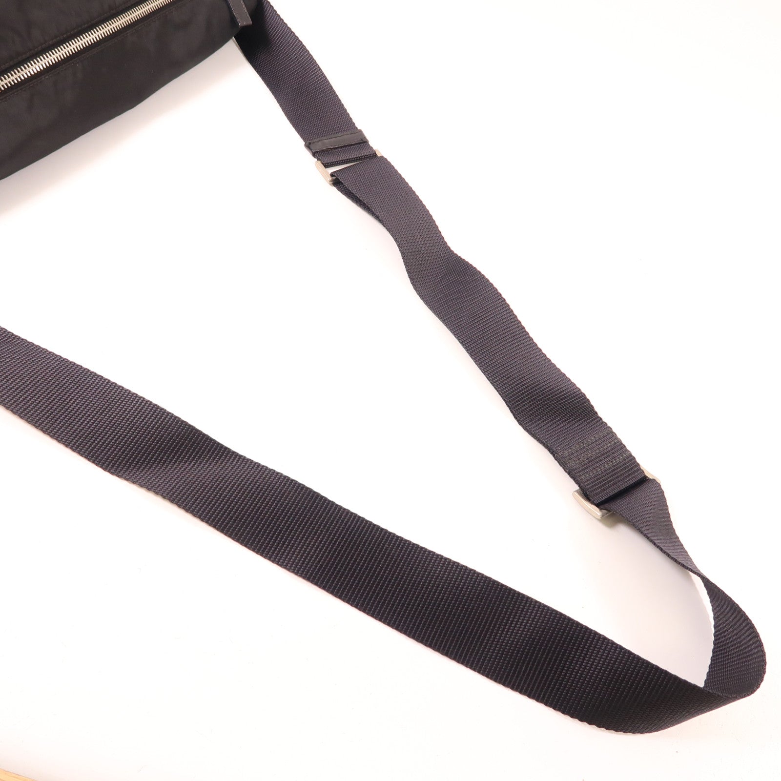 PRADA 尼龍Shoulder Bag銀扣肩背袋