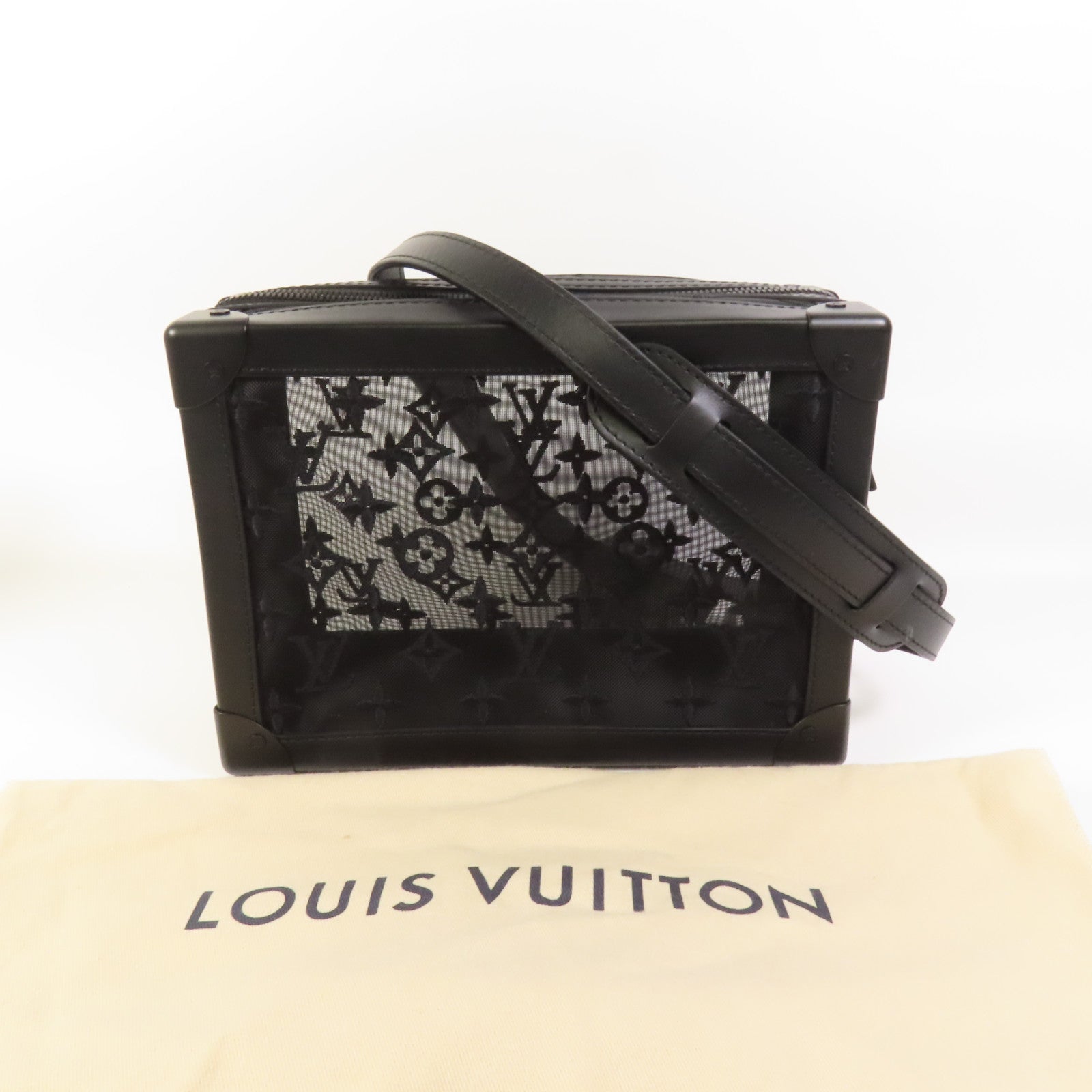 LOUIS VUITTON Monogram Mesh Soft Trunk肩背袋