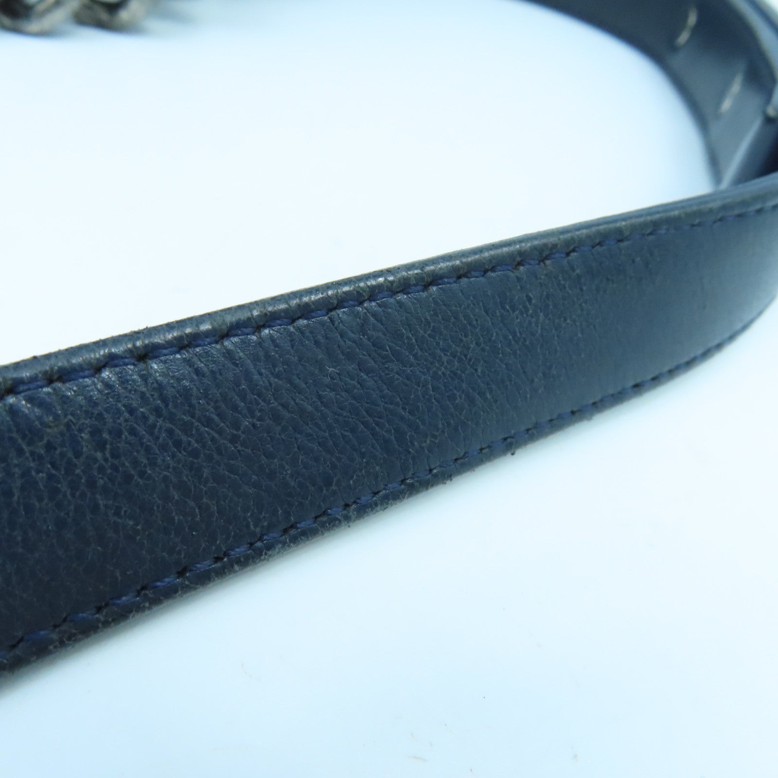 CHANEL rhombic cowhide leather Boy Chanel 28cm silver buckle chain shoulder bag dark blue