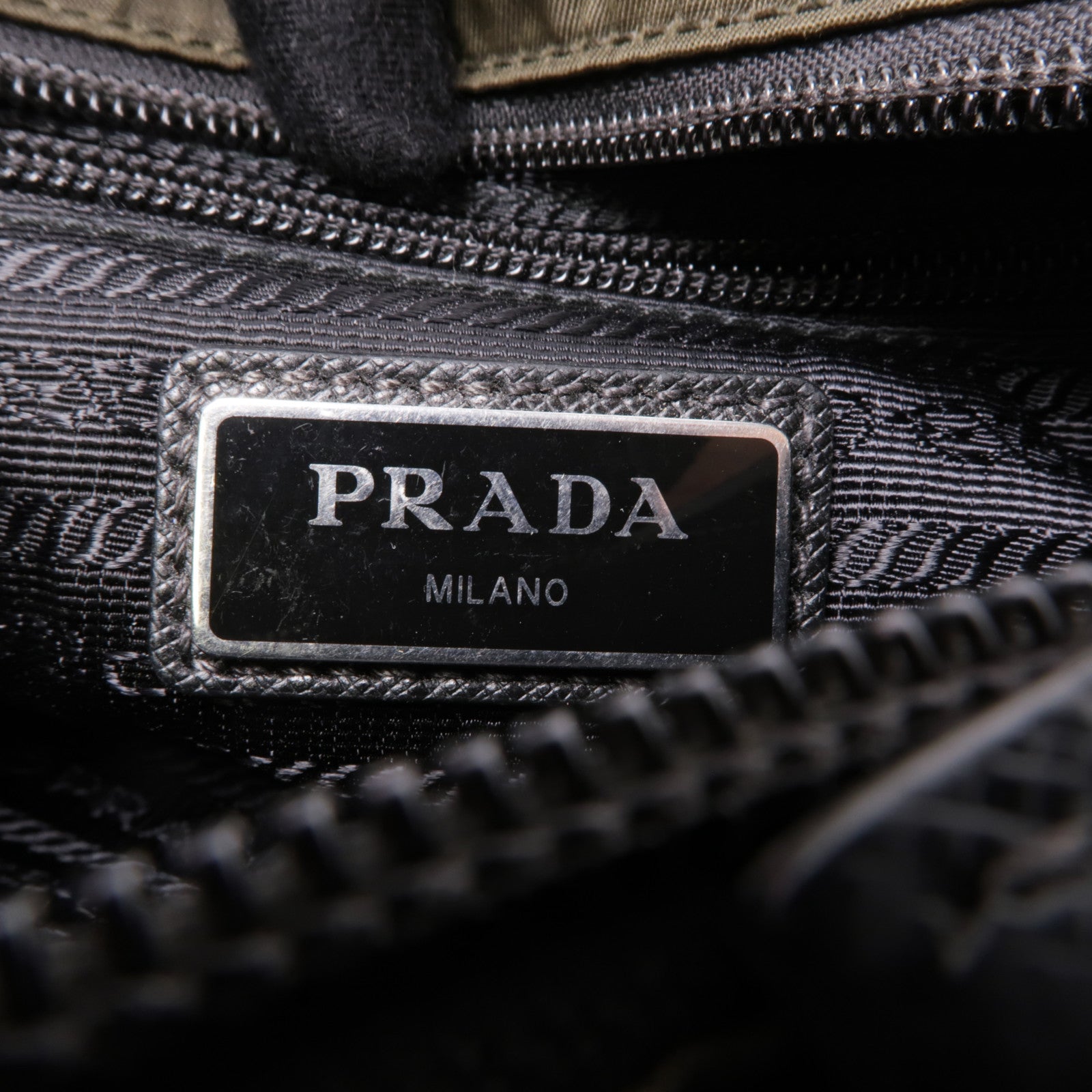 PRADA 帆布Shoulder Bag銀扣肩背袋