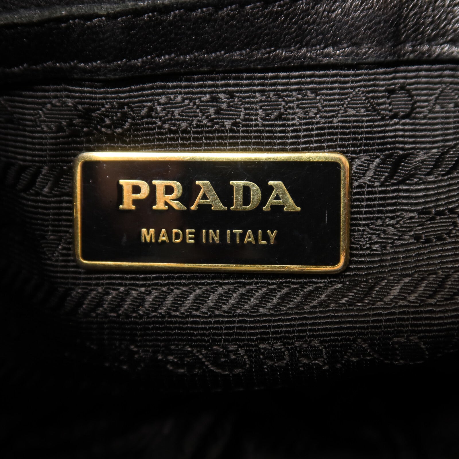 PRADA 尼龍Hobo Bag金扣手挽袋