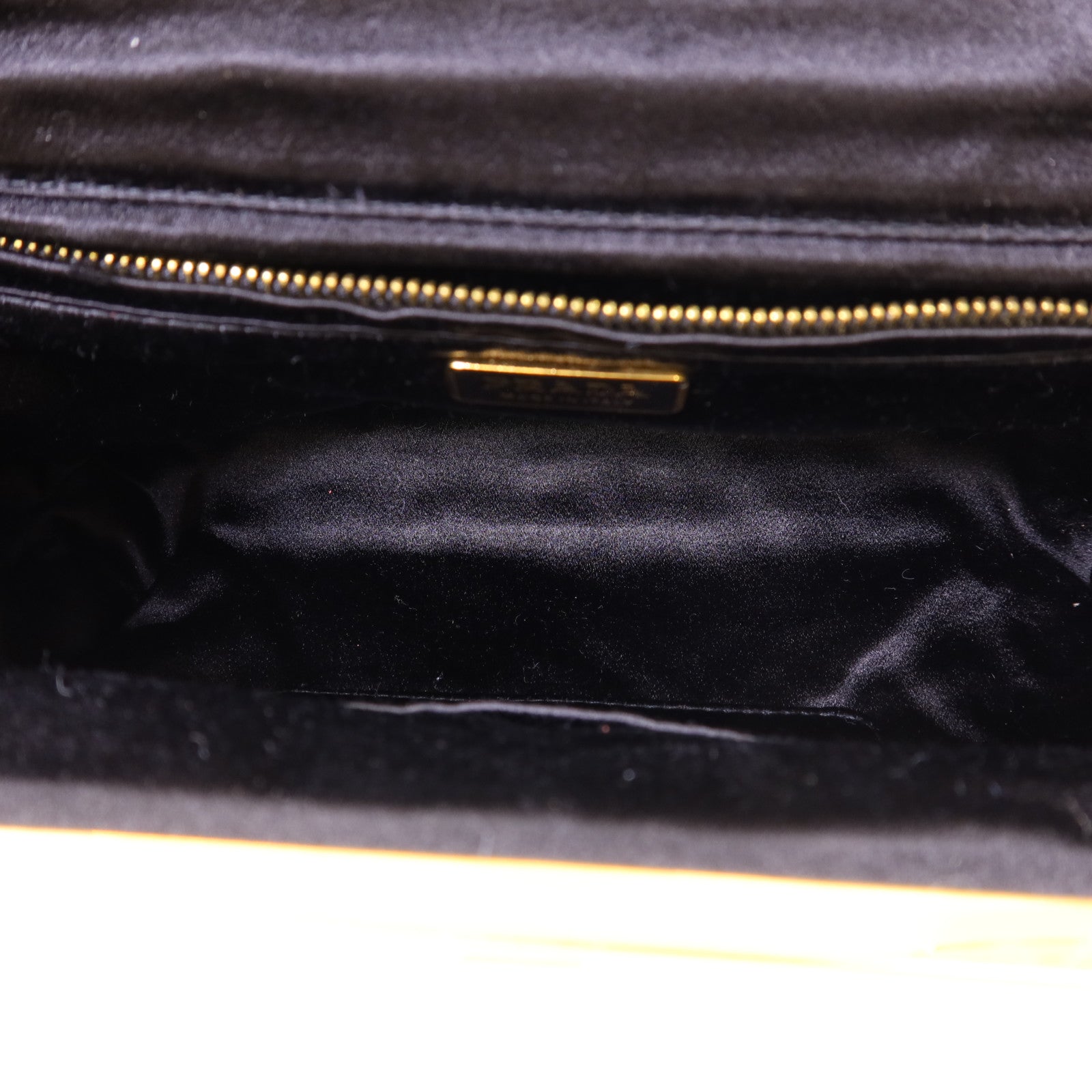 PRADA 天鵝絨/珠片Clutch Bag金扣手拿包BP0277