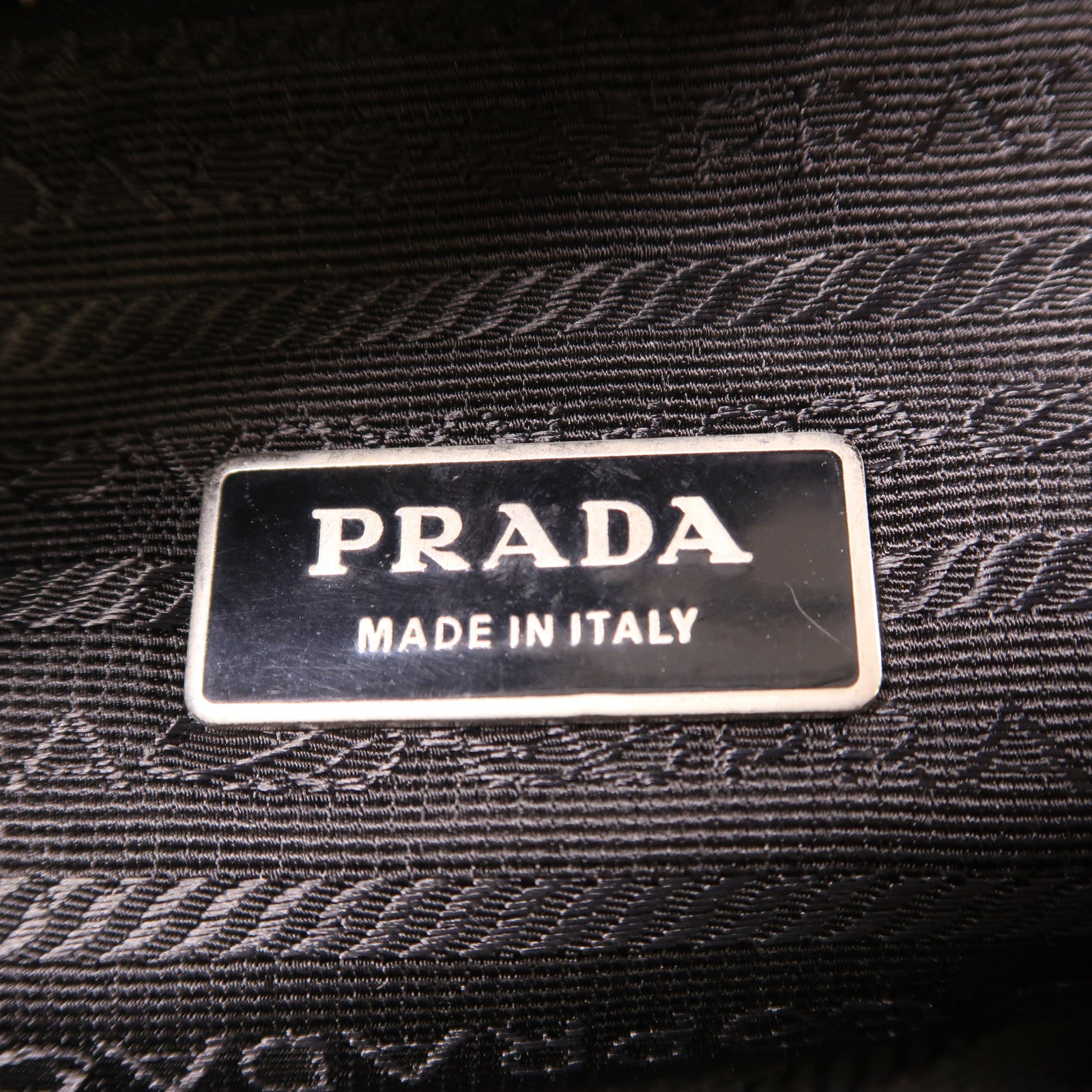 PRADA 尼龍Shoulder Bag銀扣肩背袋