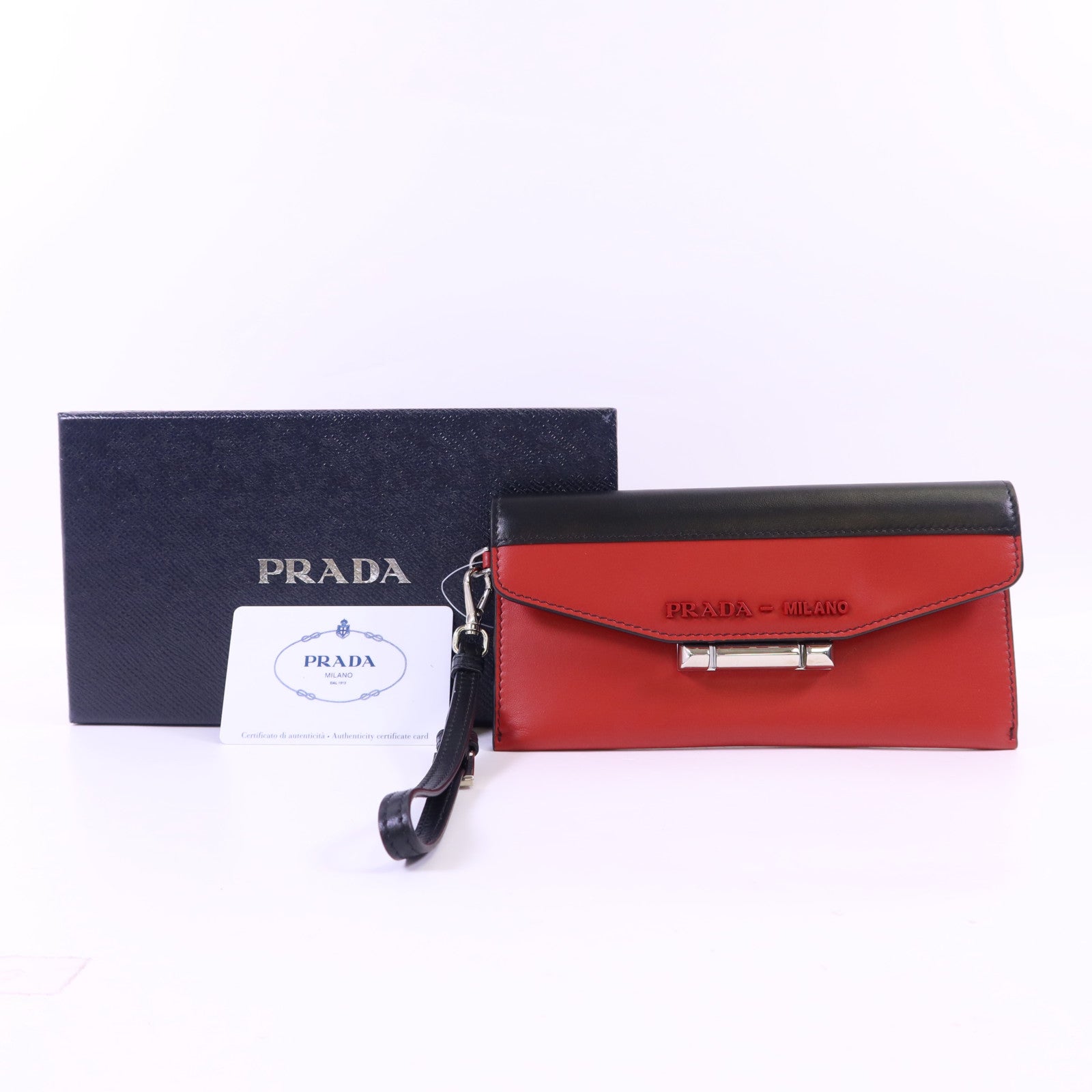 PRADA 【激減優惠】牛皮皮革Clutch銀扣手拿包