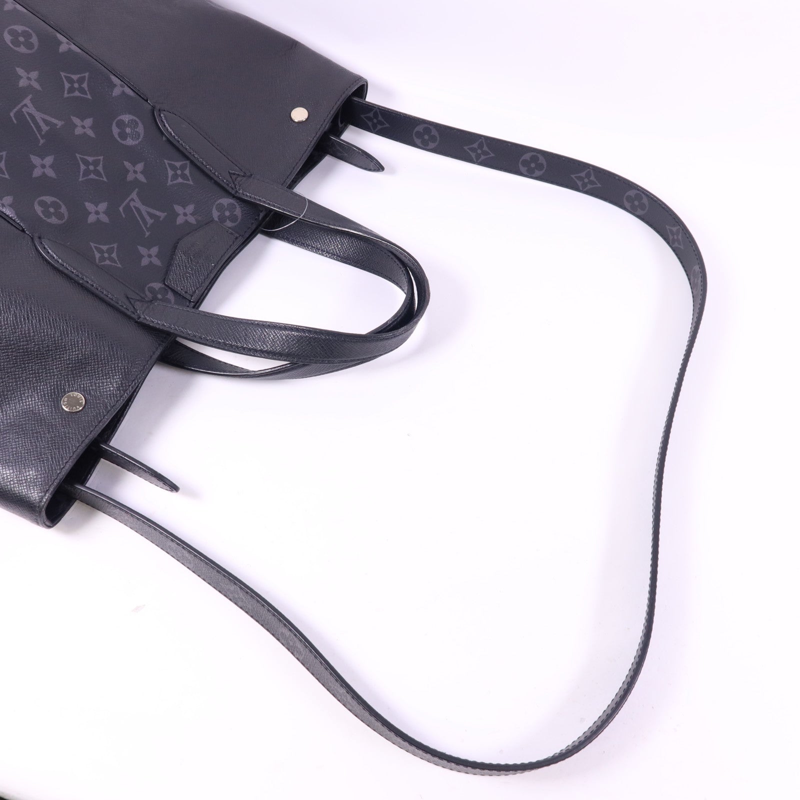 LOUIS VUITTON Taigarama Monogram Eclipse City Tote銀扣肩背袋